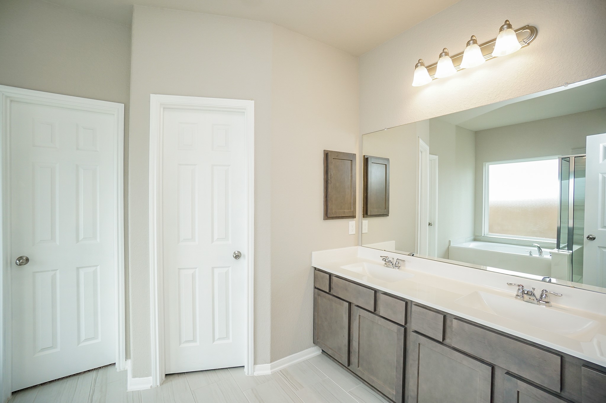 5463 Grand View Drive Property Photo 16