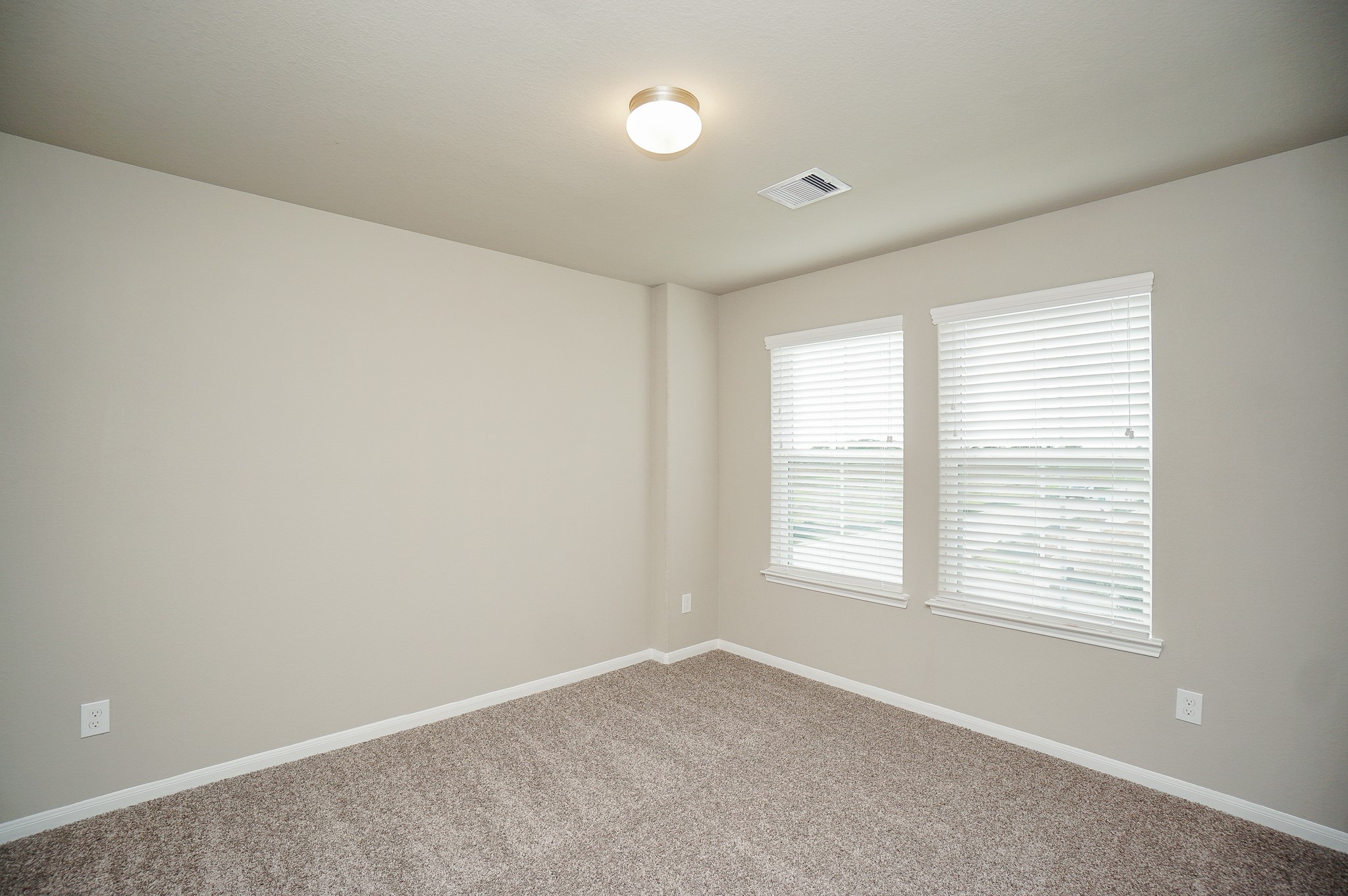 5463 Grand View Drive Property Photo 20