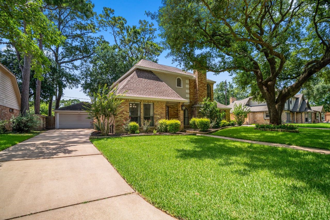 15711 Downford Drive Property Photo 3