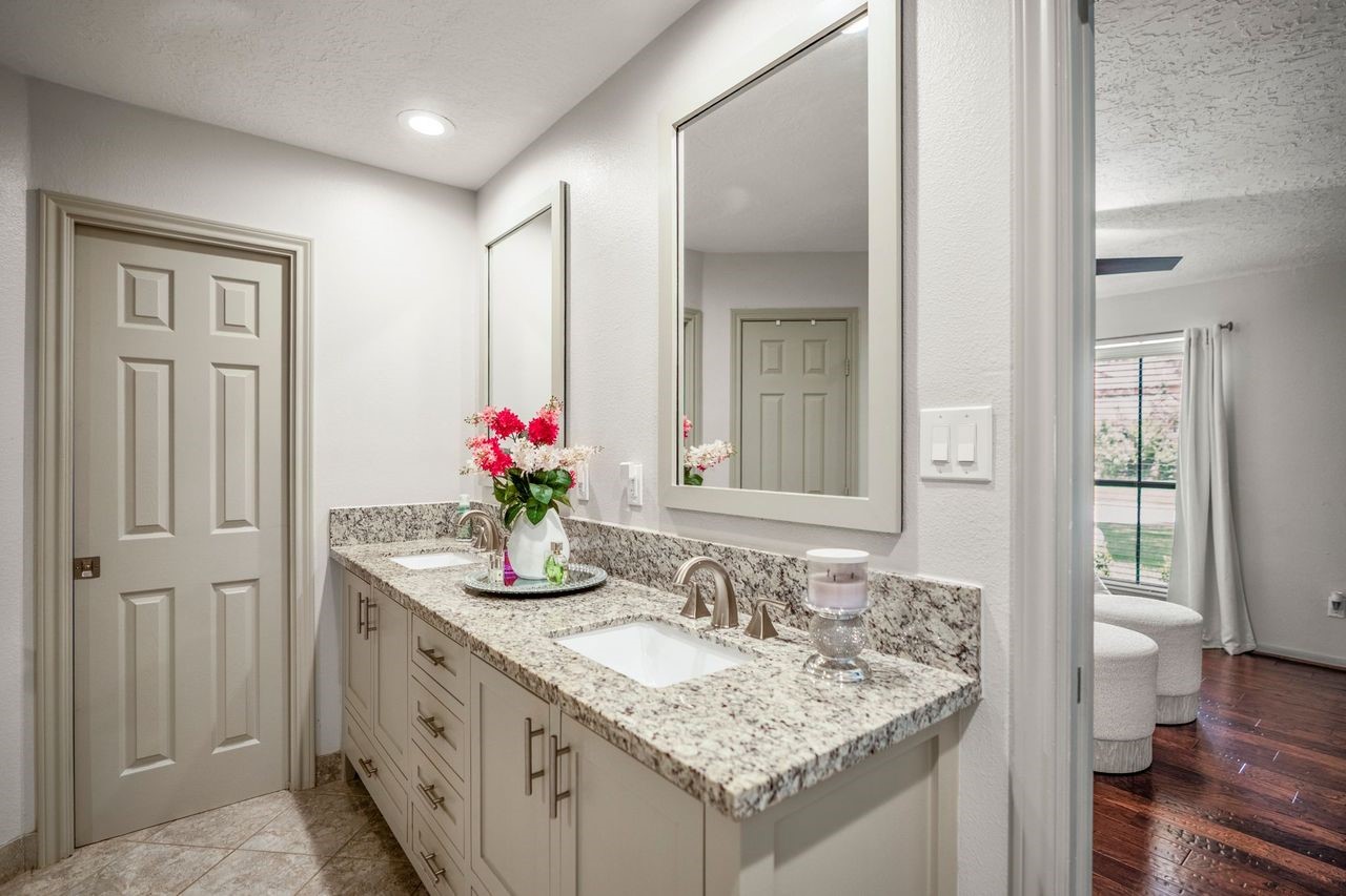 15711 Downford Drive Property Photo 12