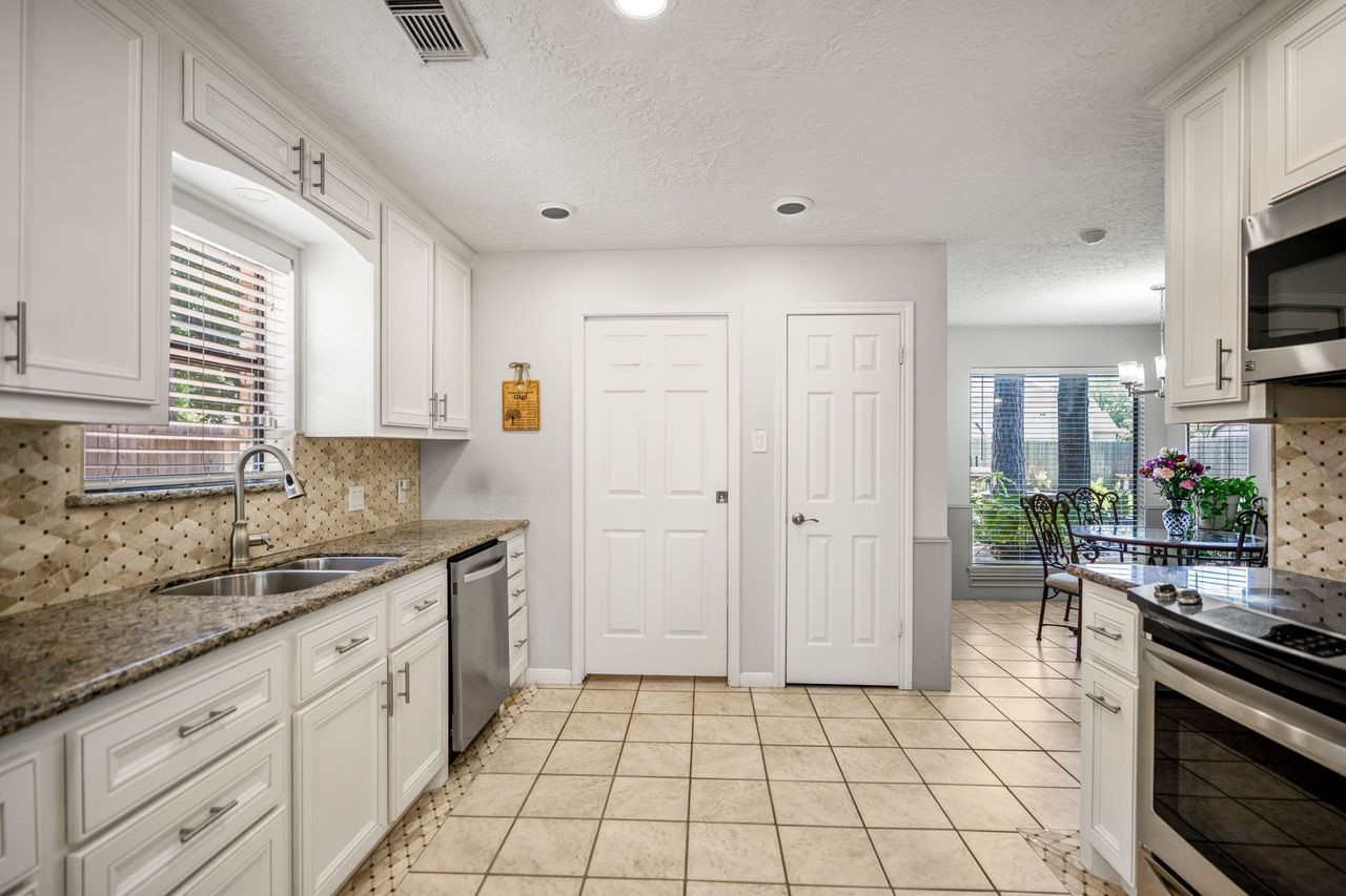 15711 Downford Drive Property Photo 23