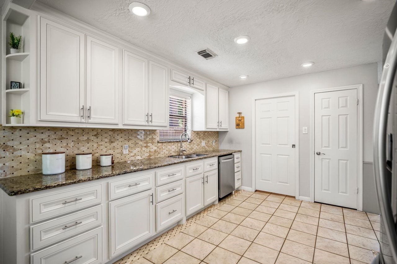 15711 Downford Drive Property Photo 24