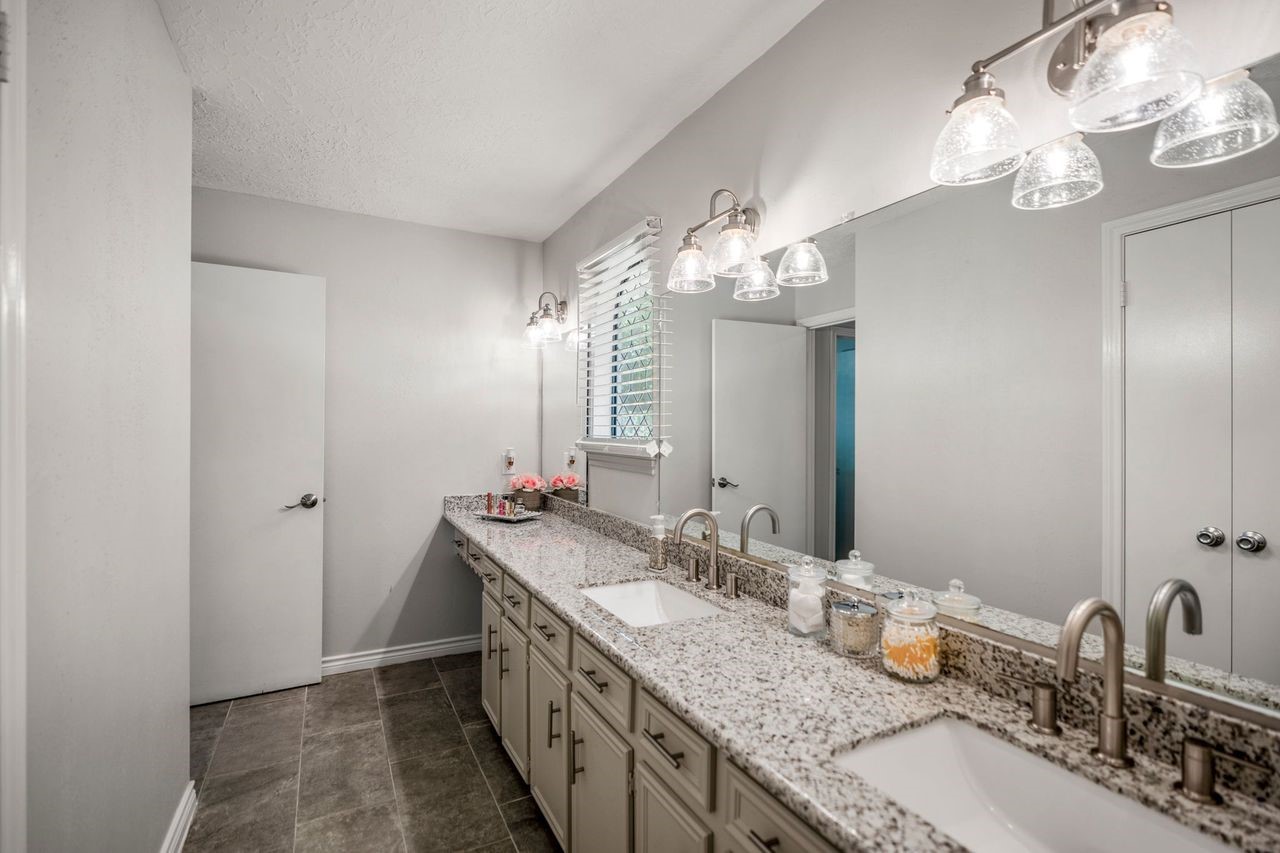 15711 Downford Drive Property Photo 33