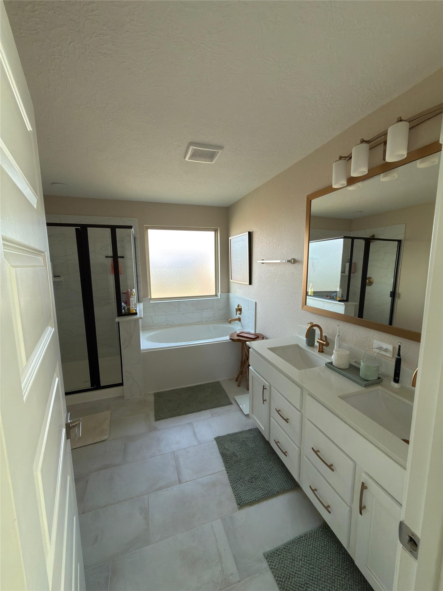 4915 Abbey Manor Lane Property Photo 6