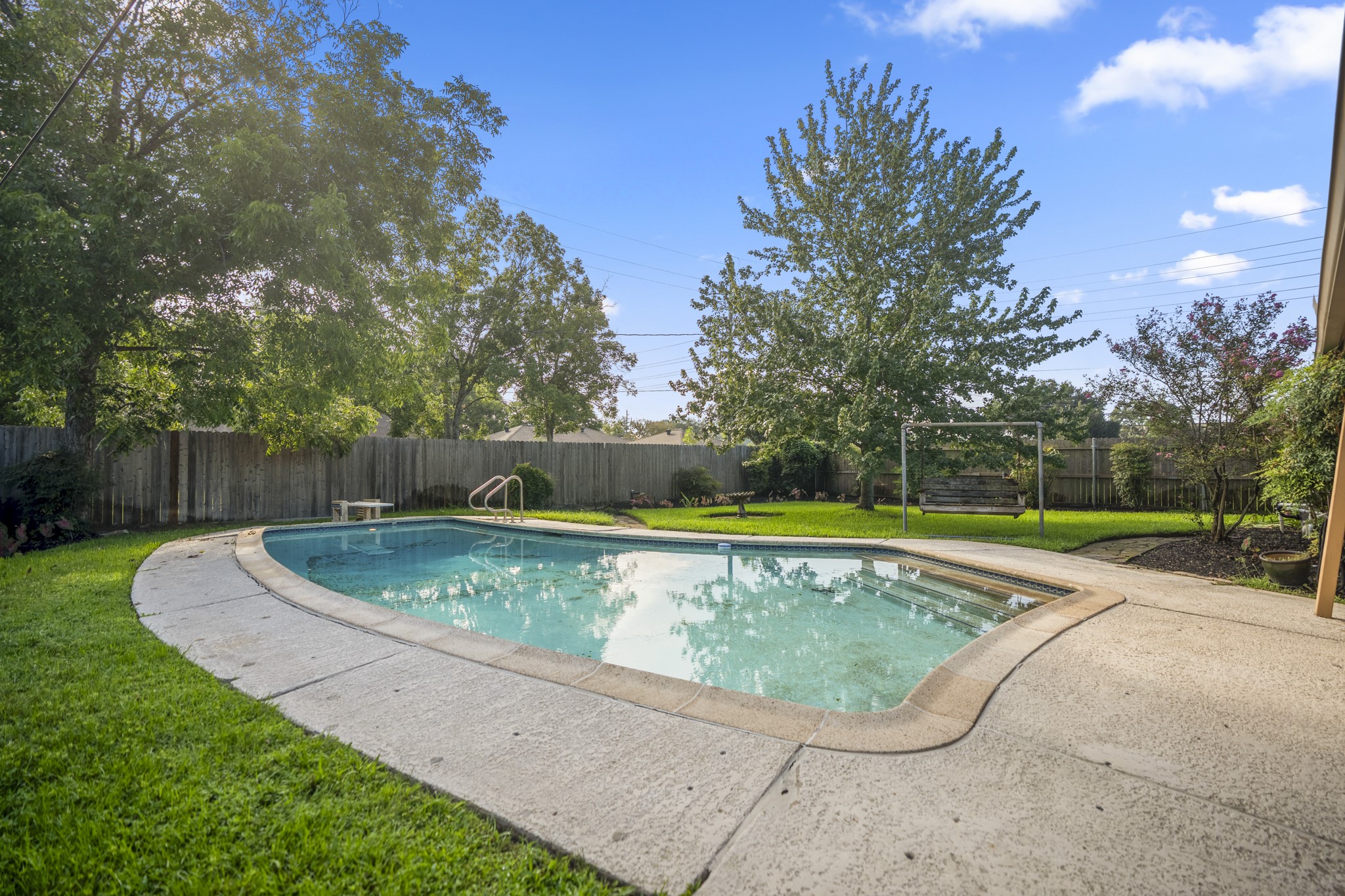 810 Aster Street Property Photo 1