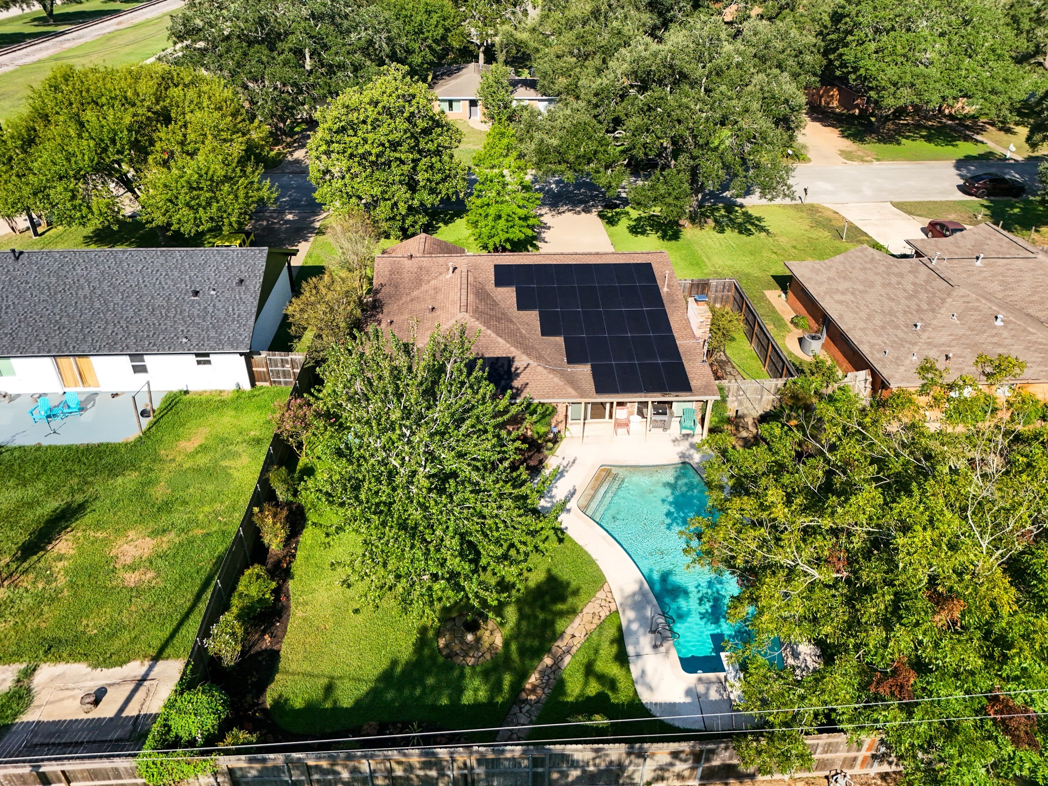 810 Aster Street Property Photo 33