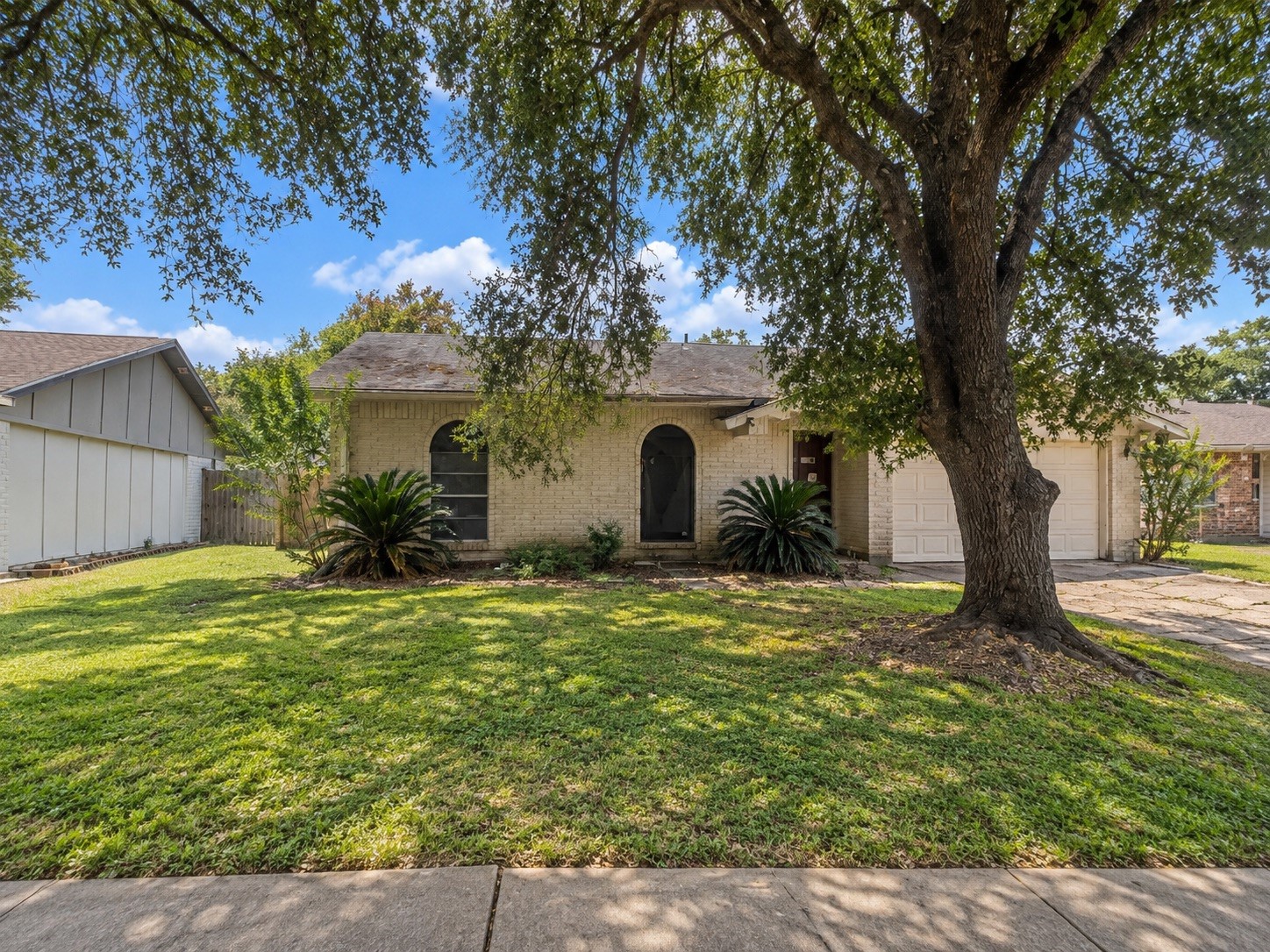 4611 Forthbridge Drive Property Photo 3