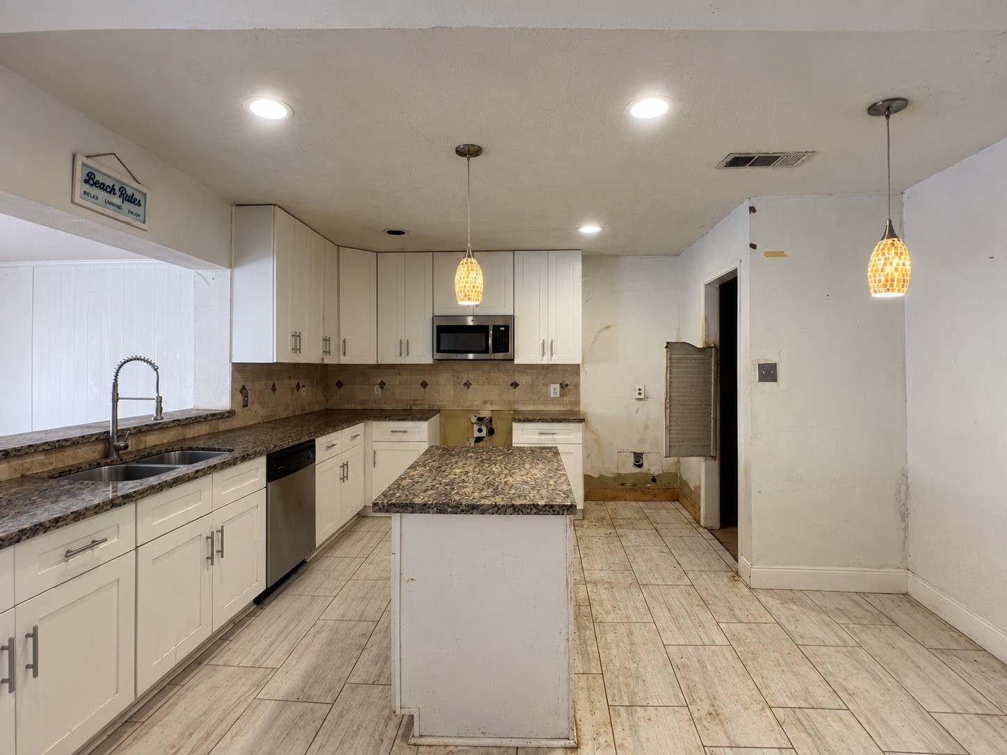 4611 Forthbridge Drive Property Photo 4