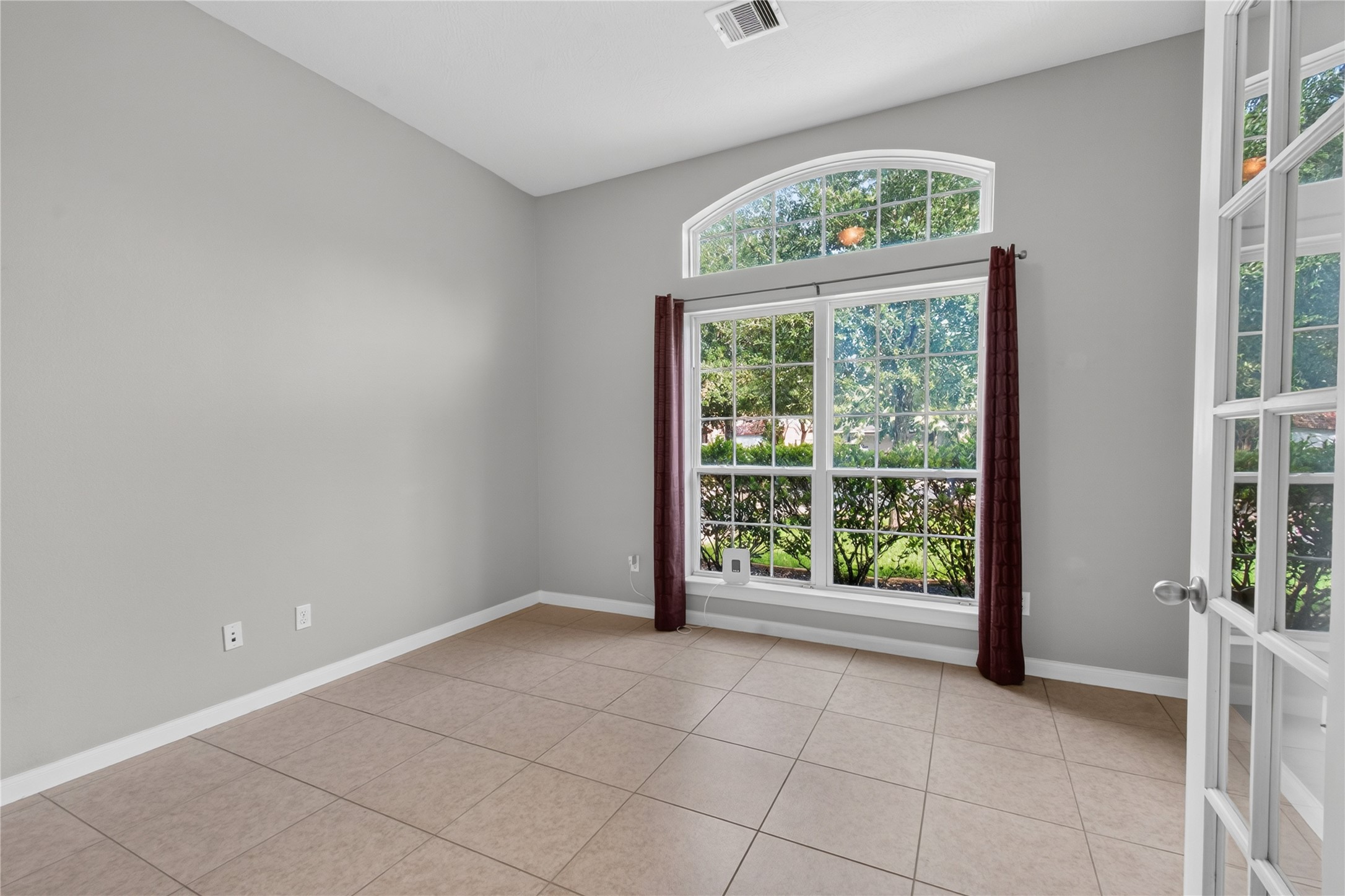 18154 Williams Elm Drive Property Photo 6