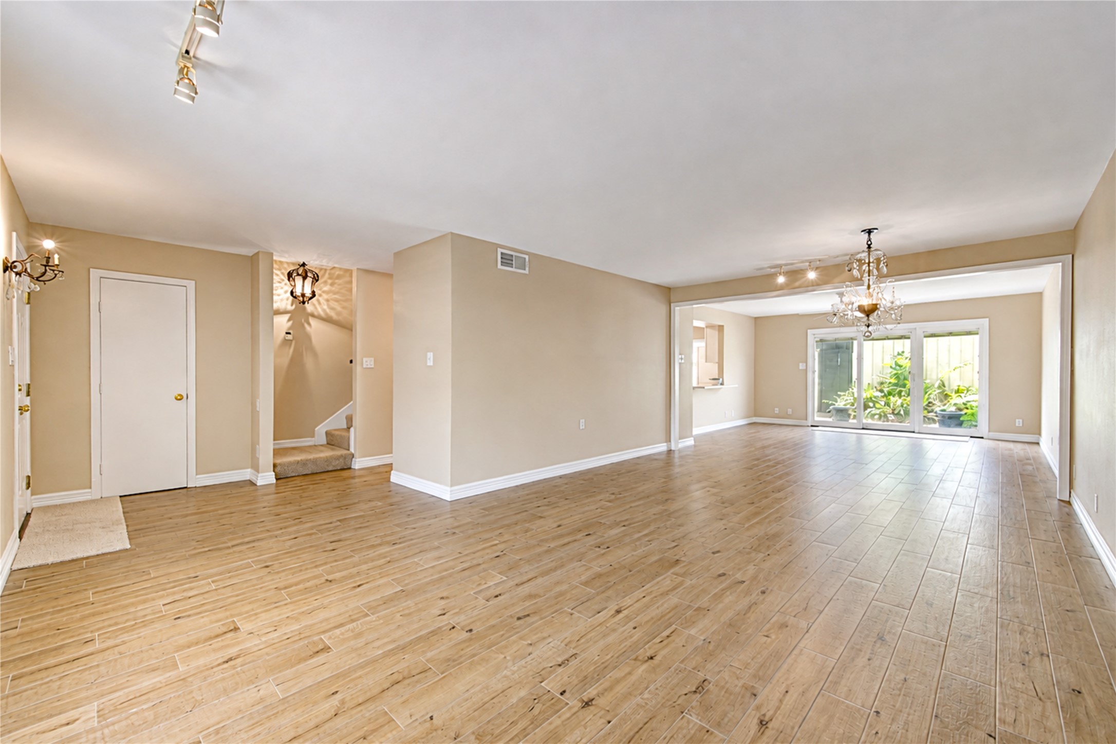 12710 Huntingwick Drive Property Photo 5