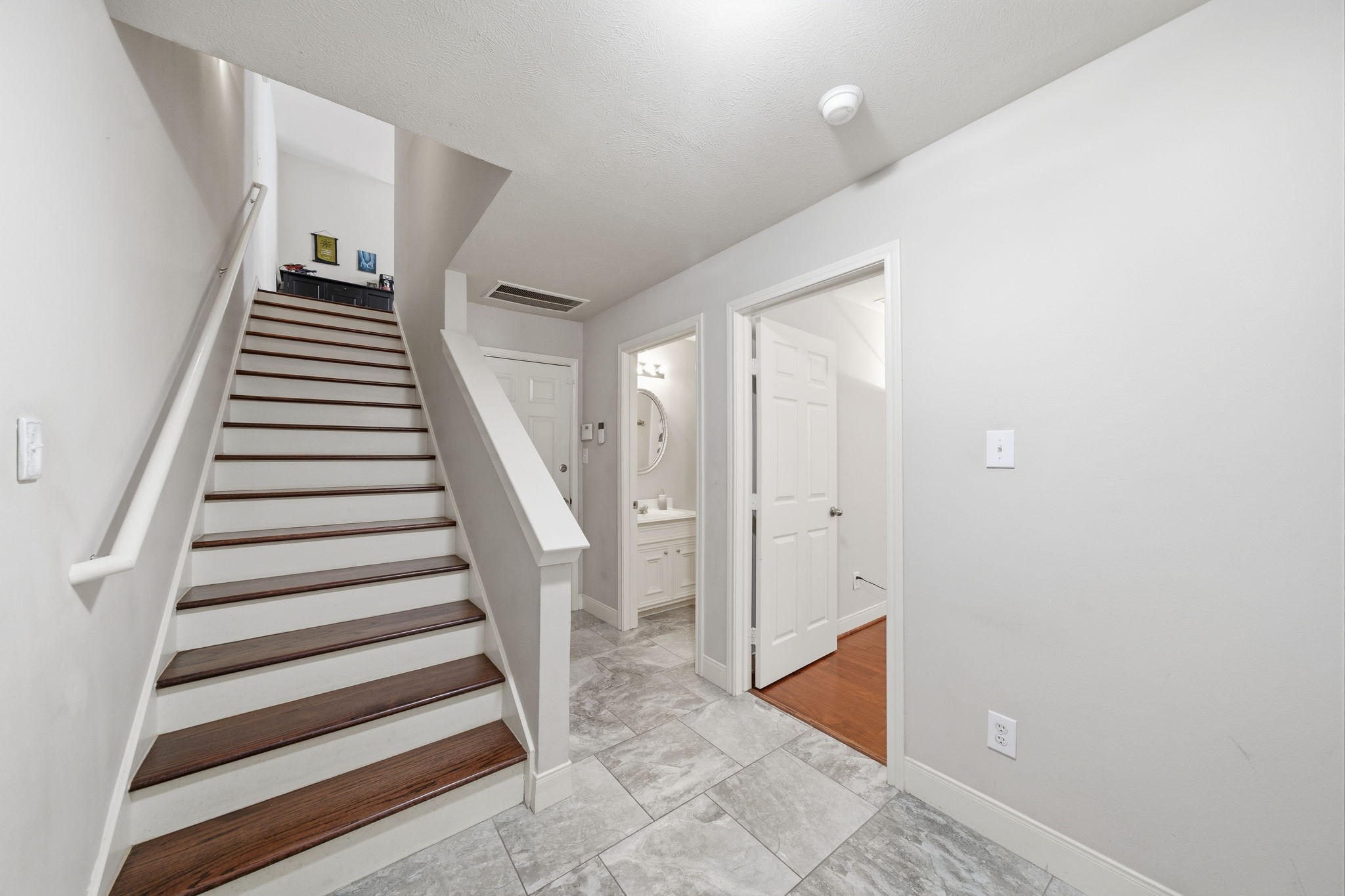 1716 Elgin Street Property Photo 6