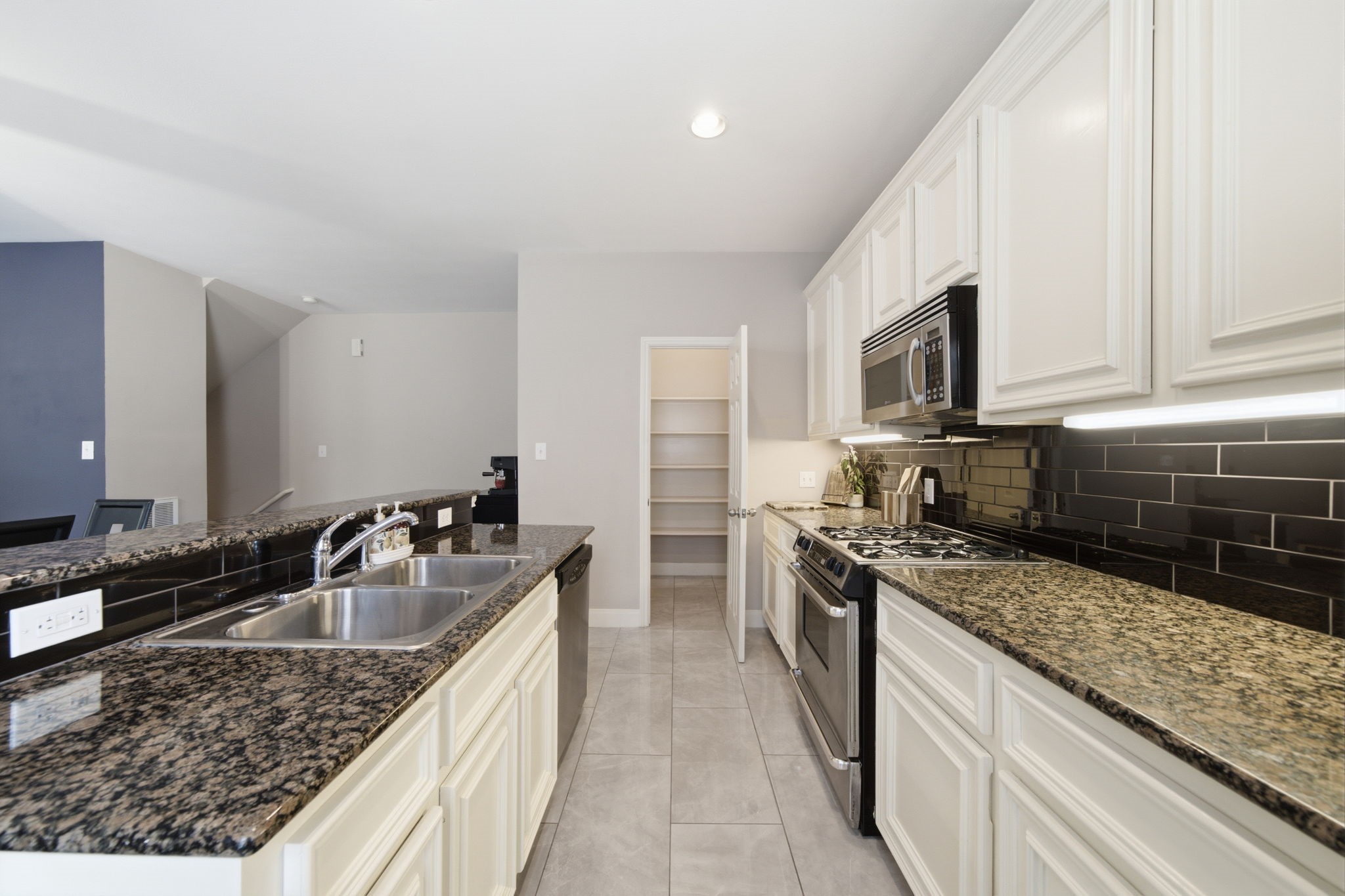 1716 Elgin Street Property Photo 21