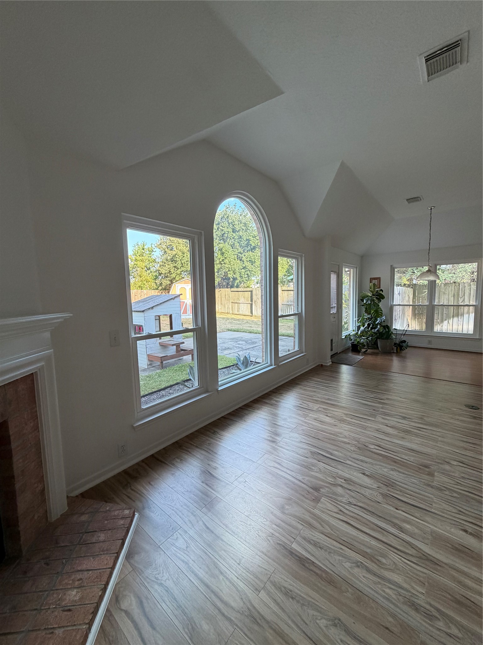 19026 Northcanyon Drive Property Photo 5