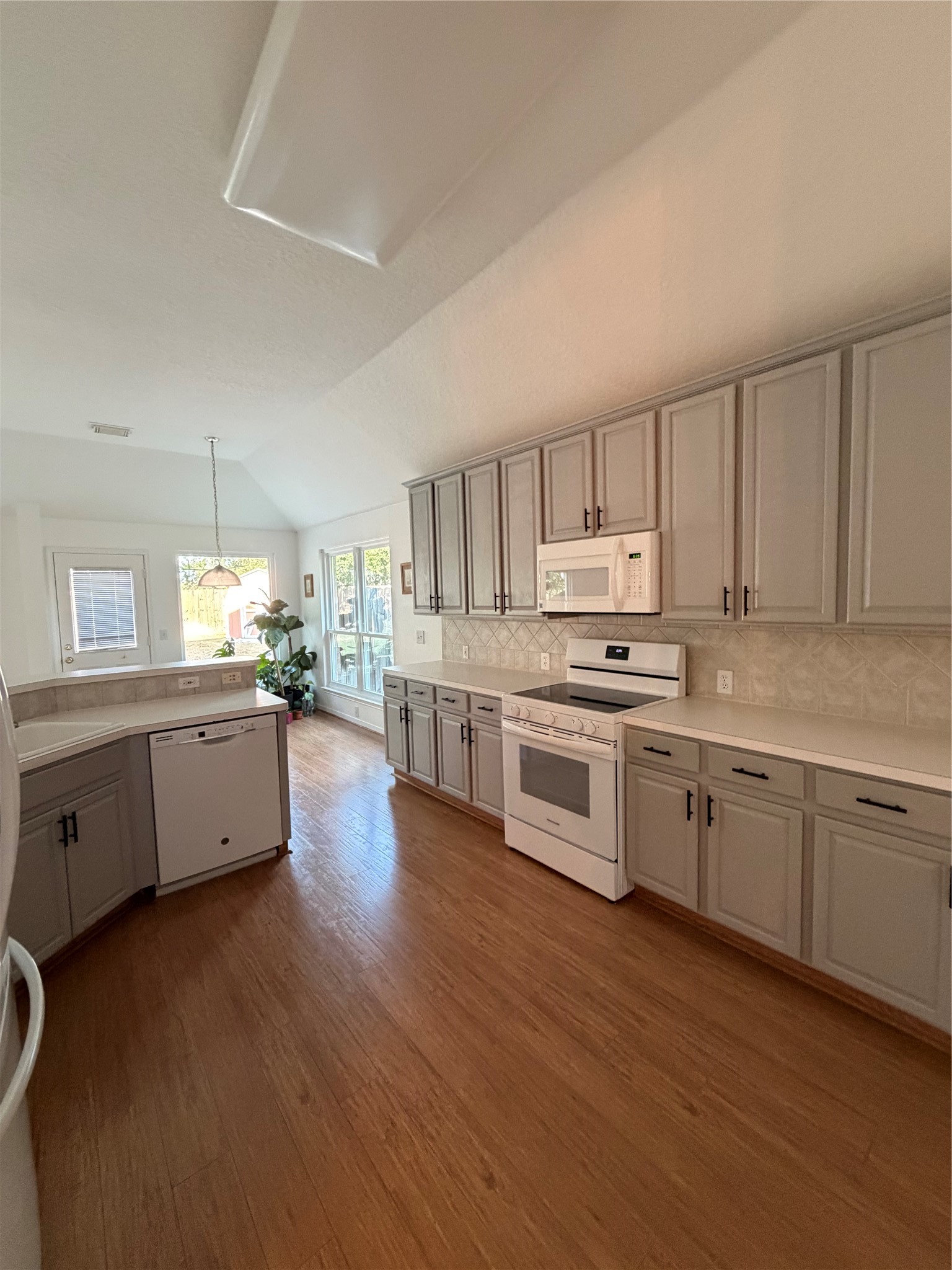 19026 Northcanyon Drive Property Photo 8