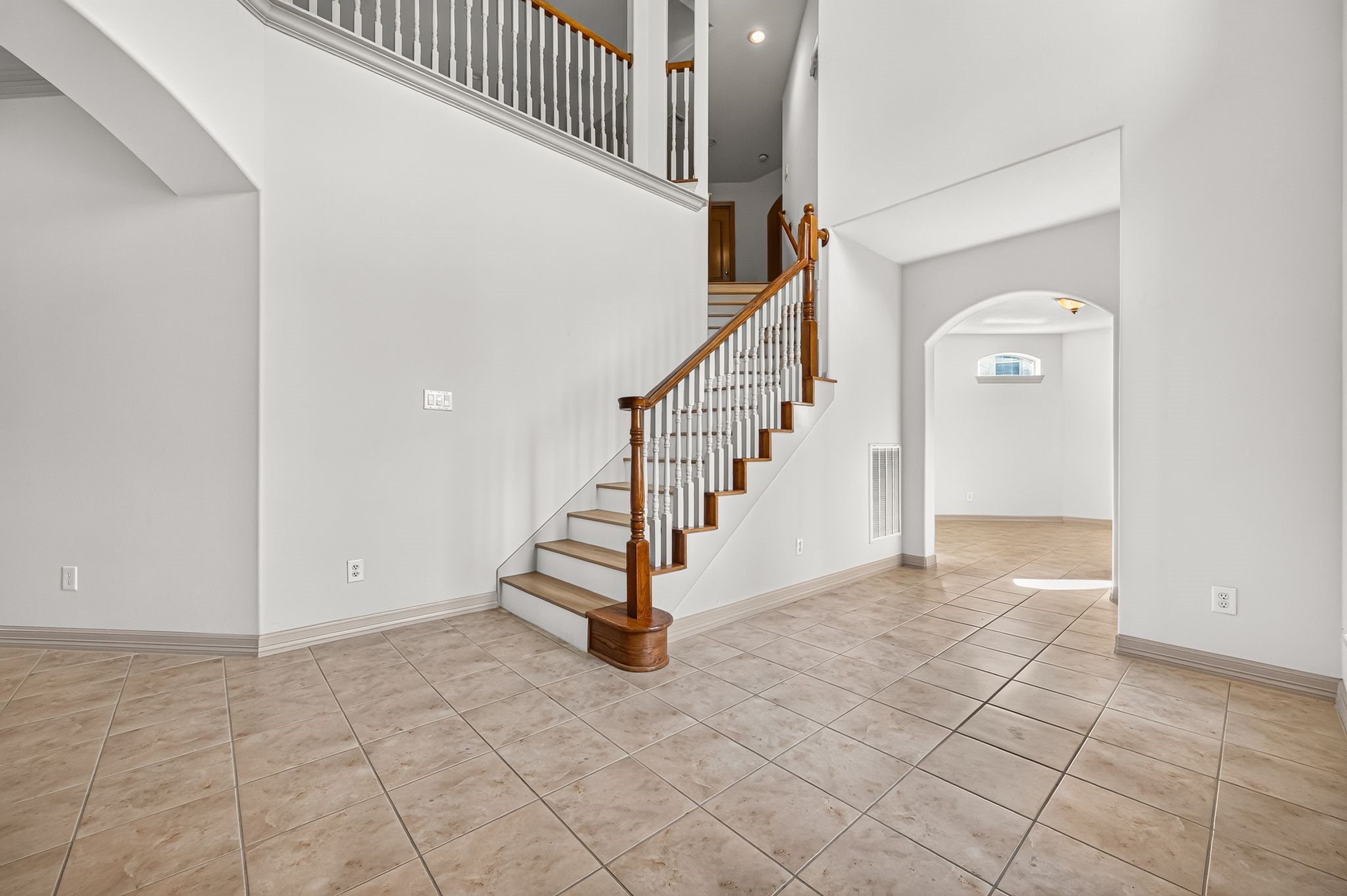 2227 Vinemead Court Property Photo 11