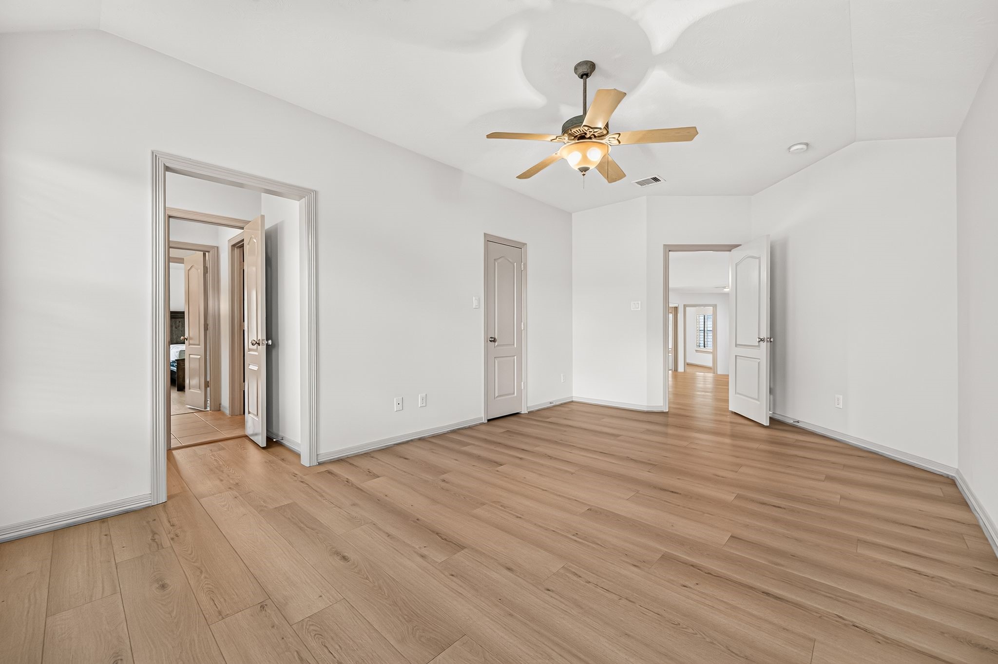 2227 Vinemead Court Property Photo 17
