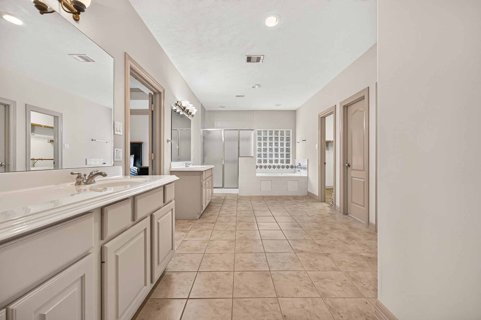 2227 Vinemead Court Property Photo 32