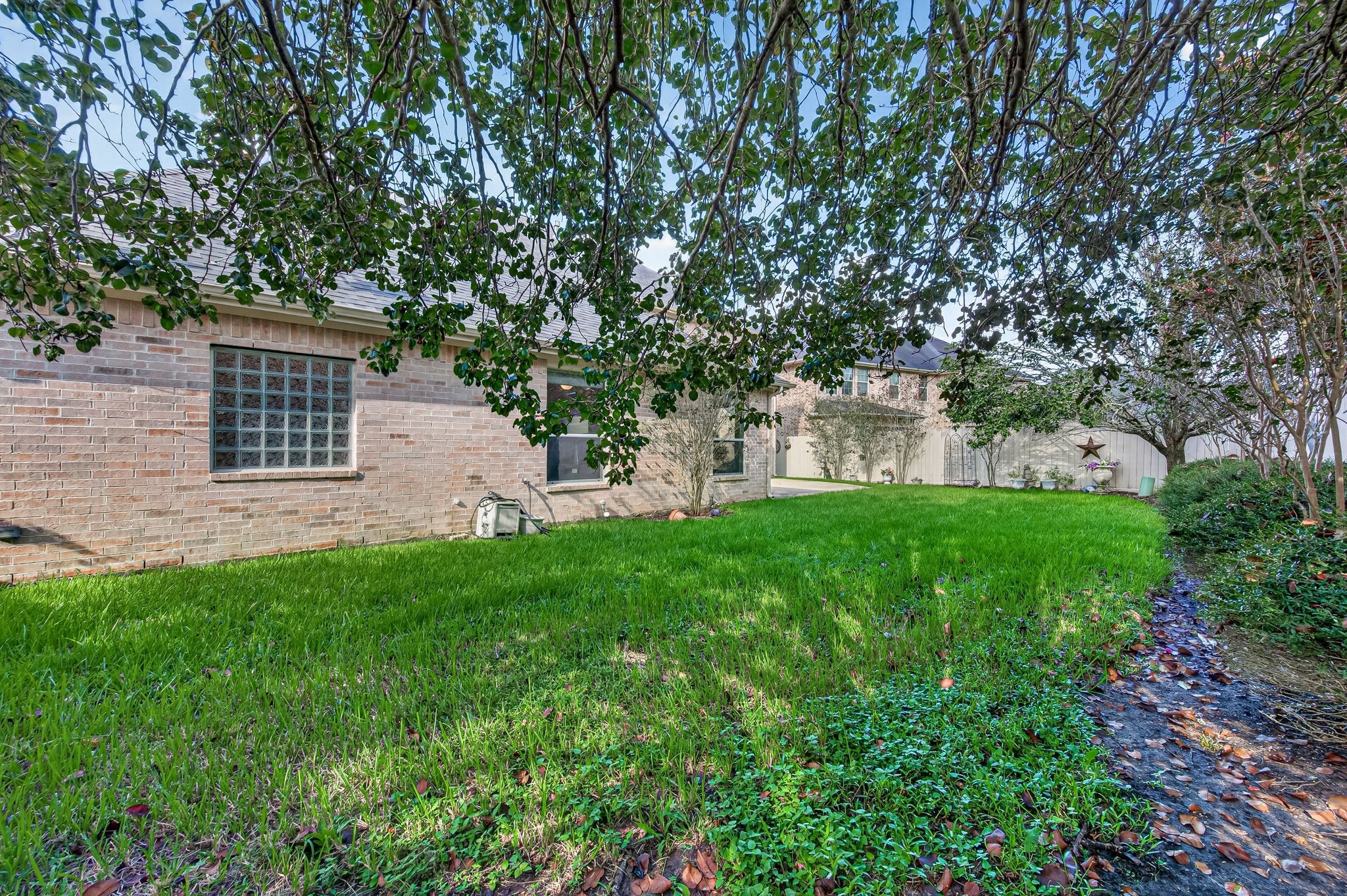 2227 Vinemead Court Property Photo 45