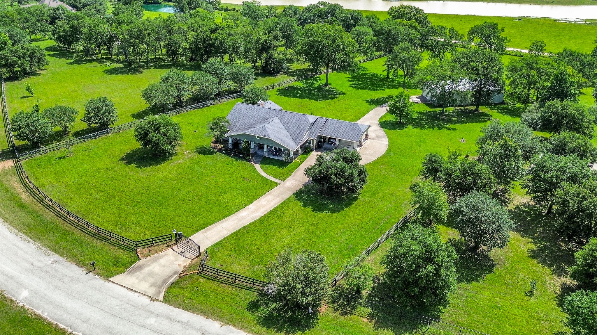 27644 Spring Hill Road Property Photo 2