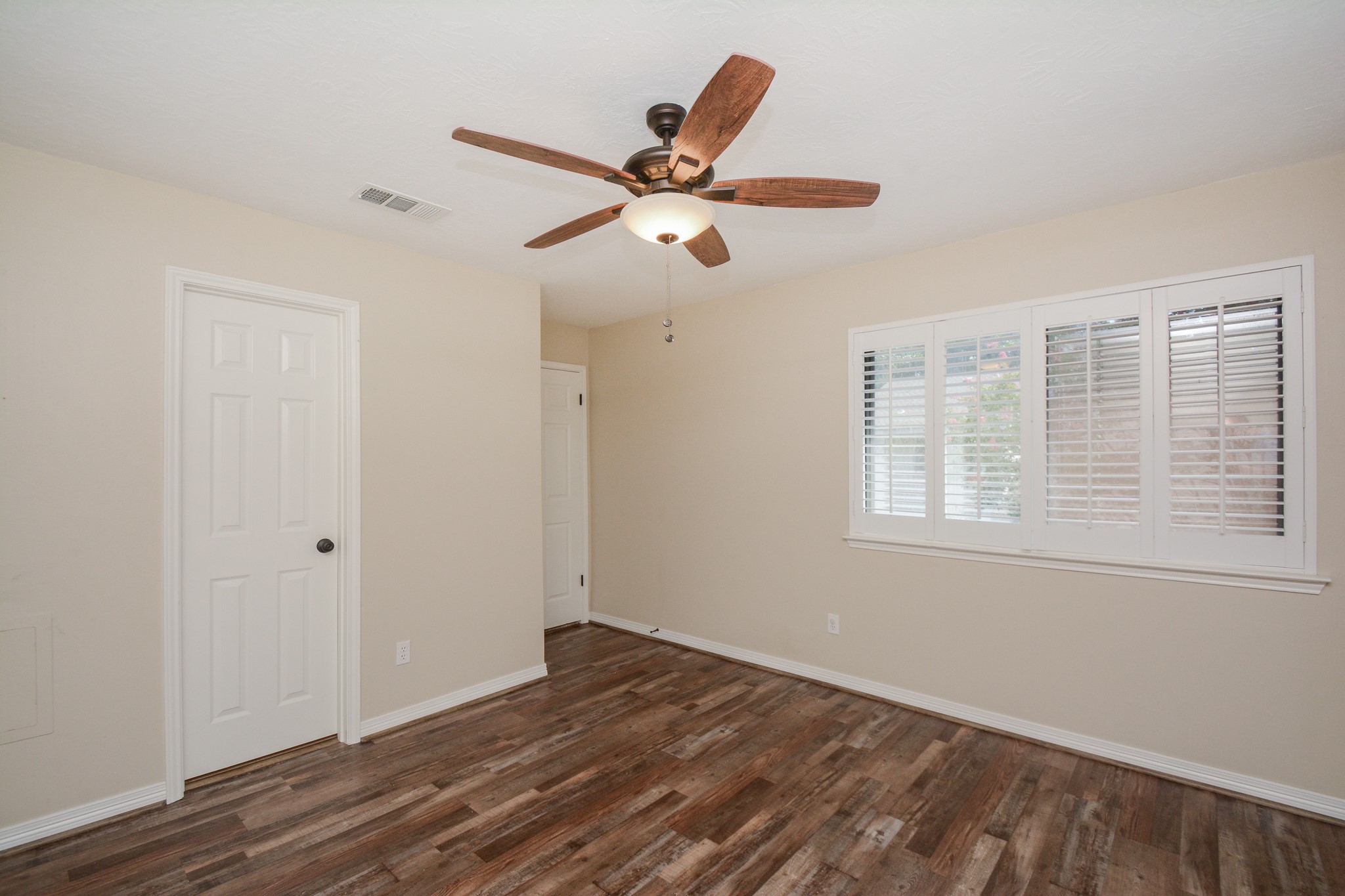 12518 Dolgo Drive Property Photo 22