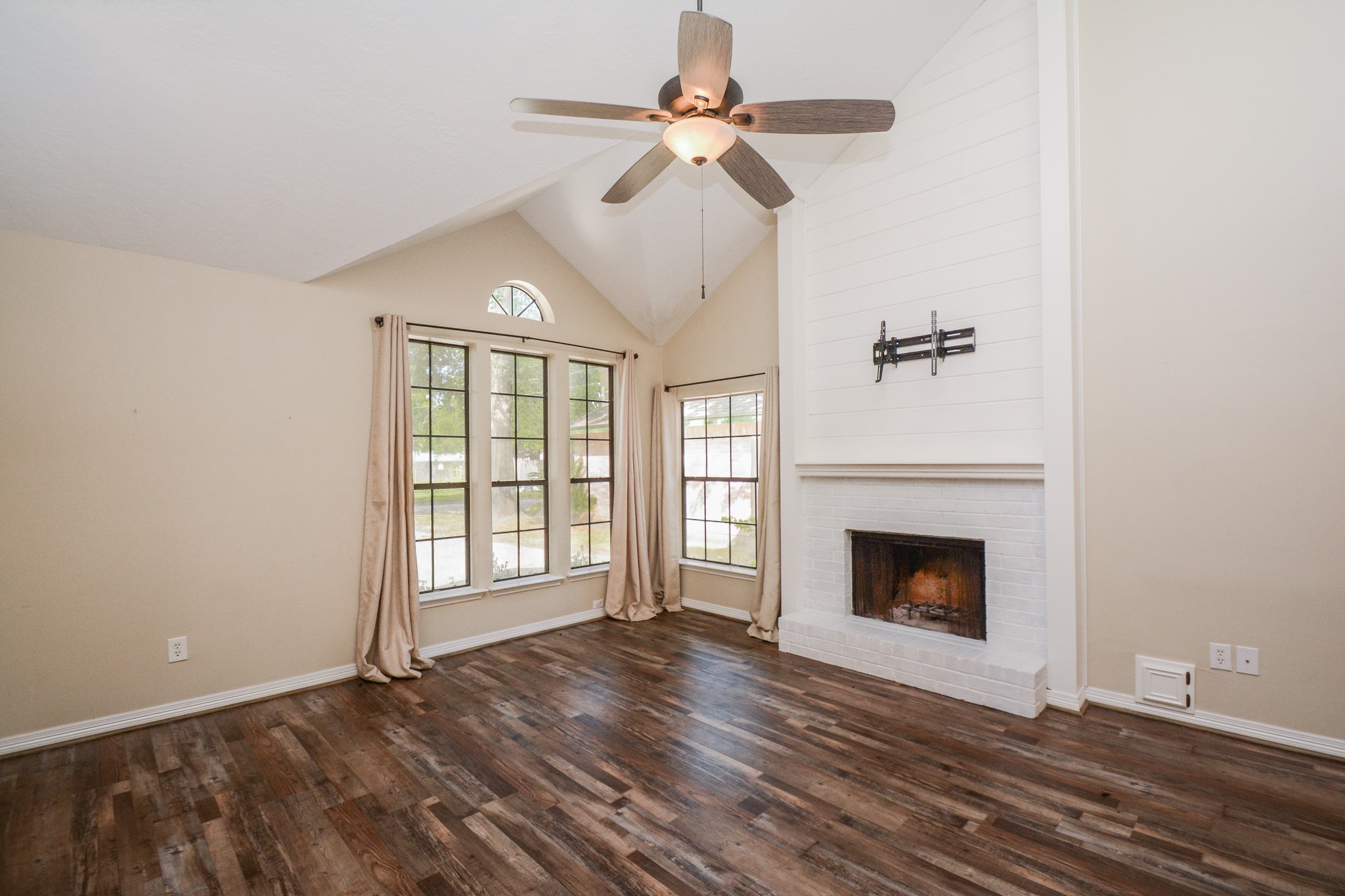 12518 Dolgo Drive Property Photo 31
