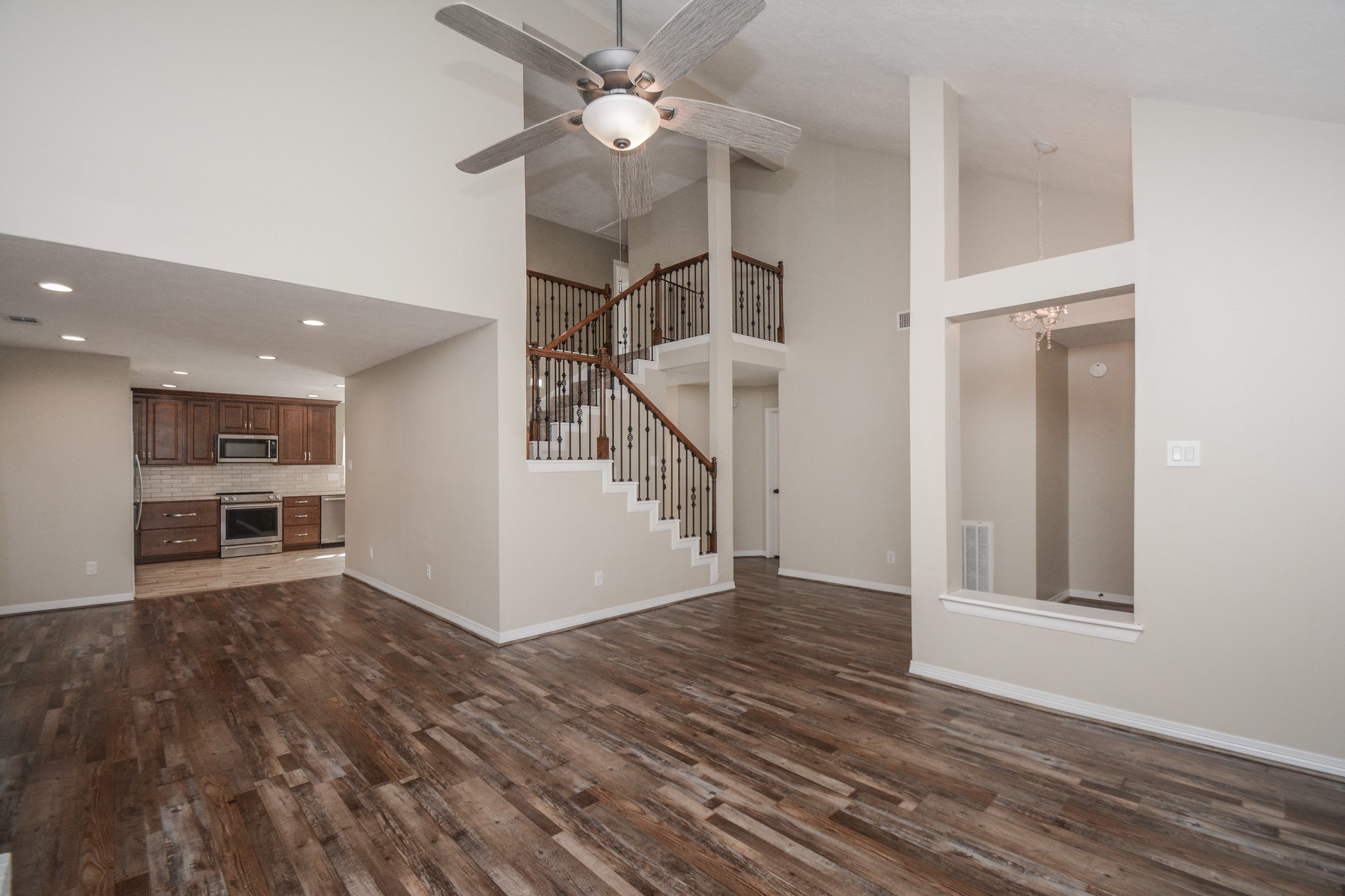 12518 Dolgo Drive Property Photo 34