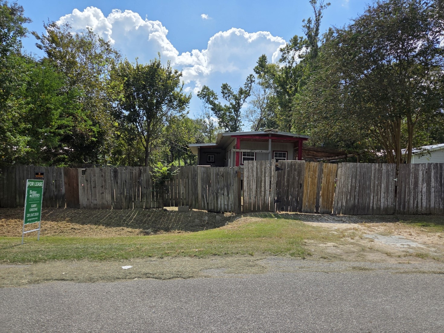 22884 Oakmont Drive Property Photo 2