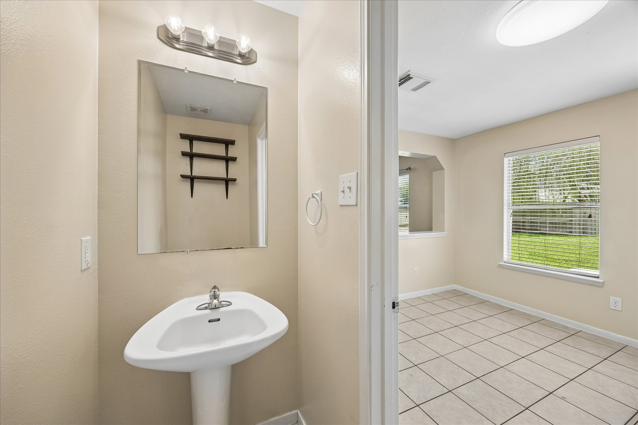 21914 Willow Downs Drive Property Photo 15
