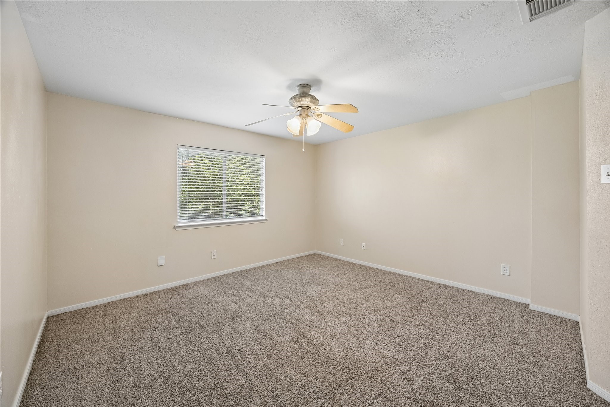21914 Willow Downs Drive Property Photo 16