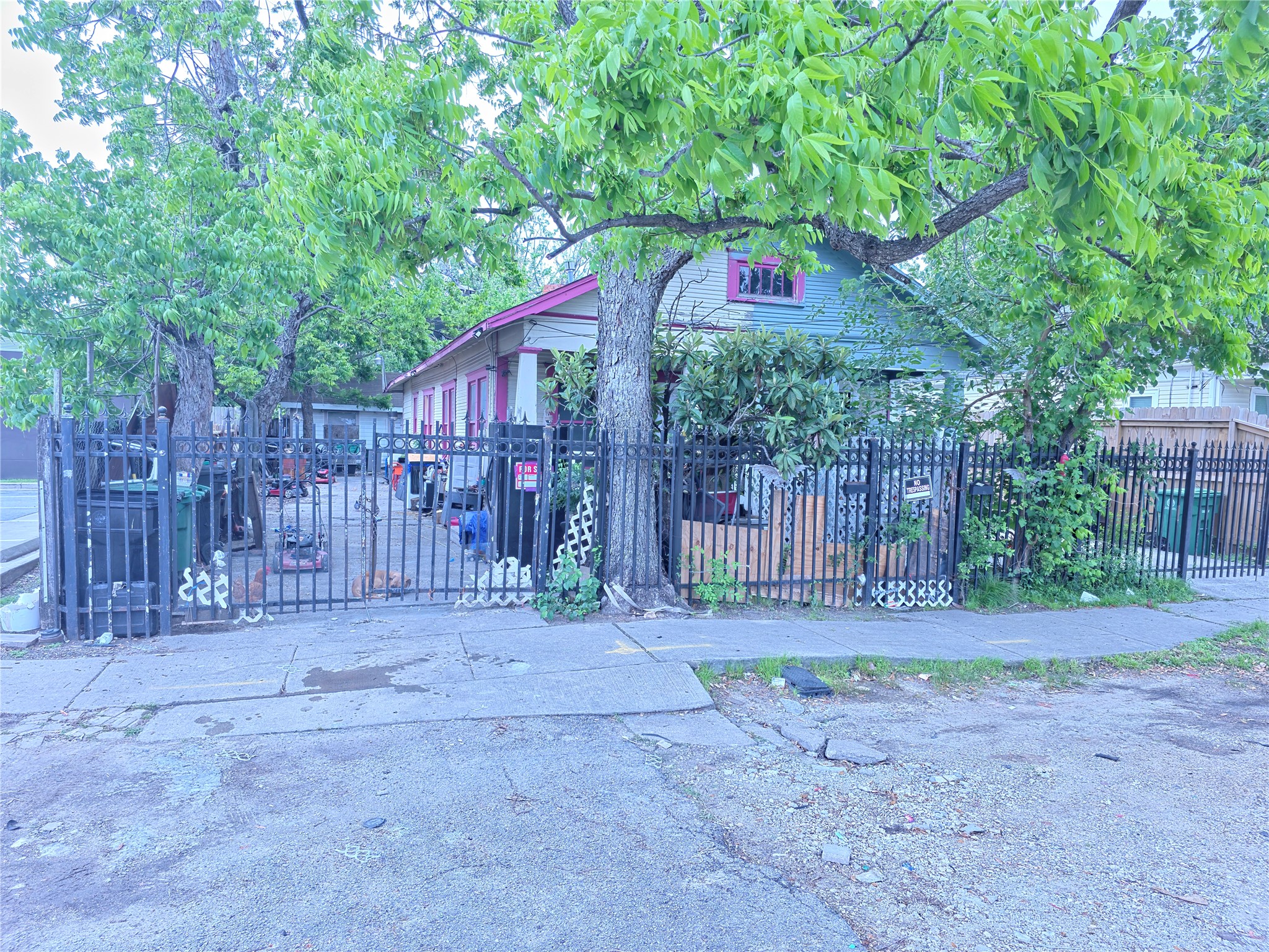 1006 Panama Street Property Photo 1