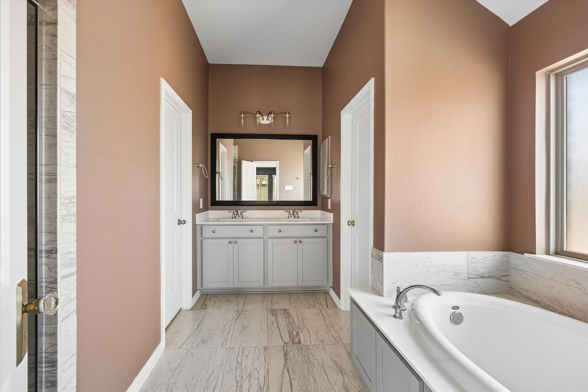 3738 Amoroso Drive Property Photo 6