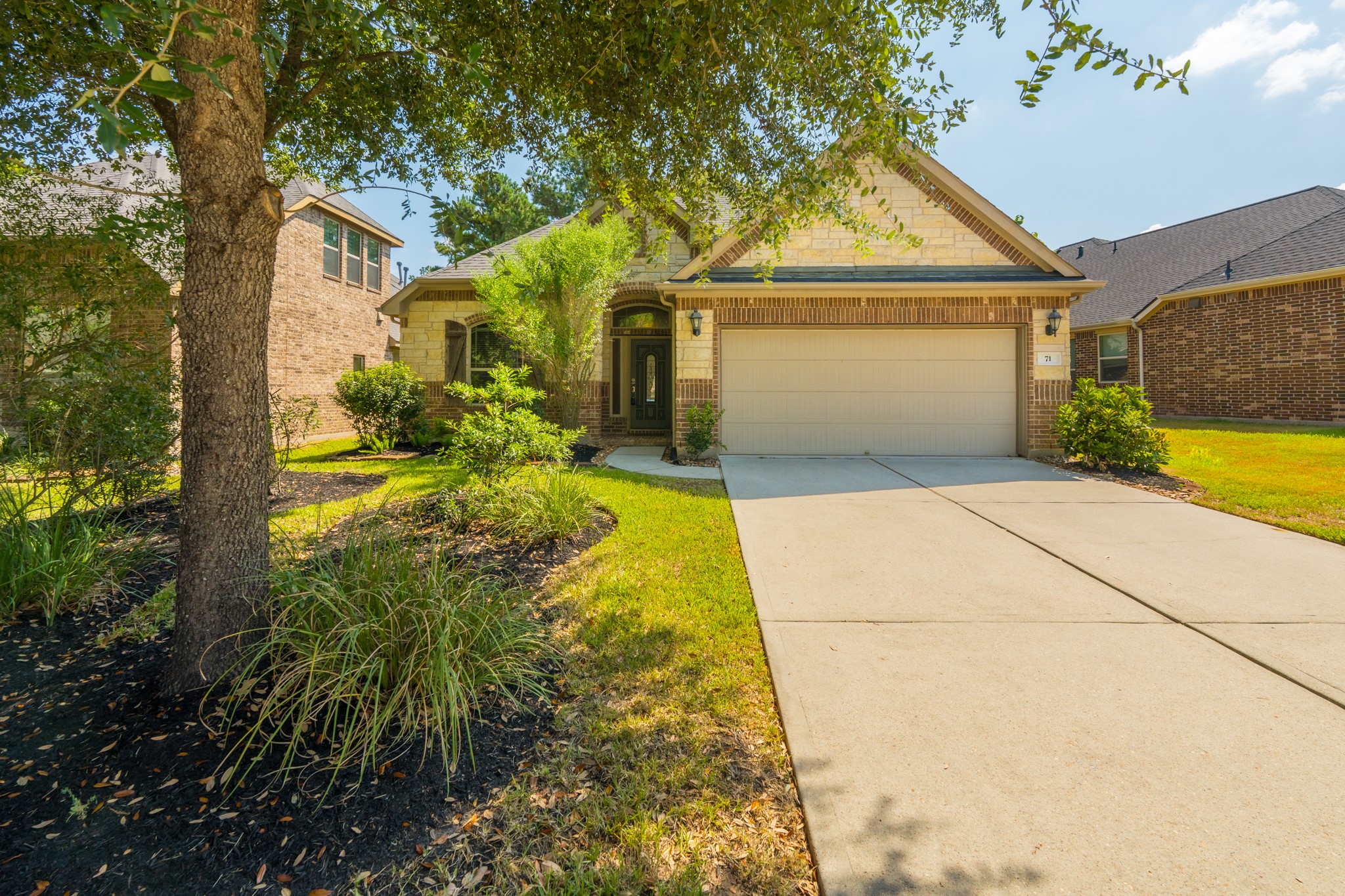 71 Sawbridge Circle Property Photo 2
