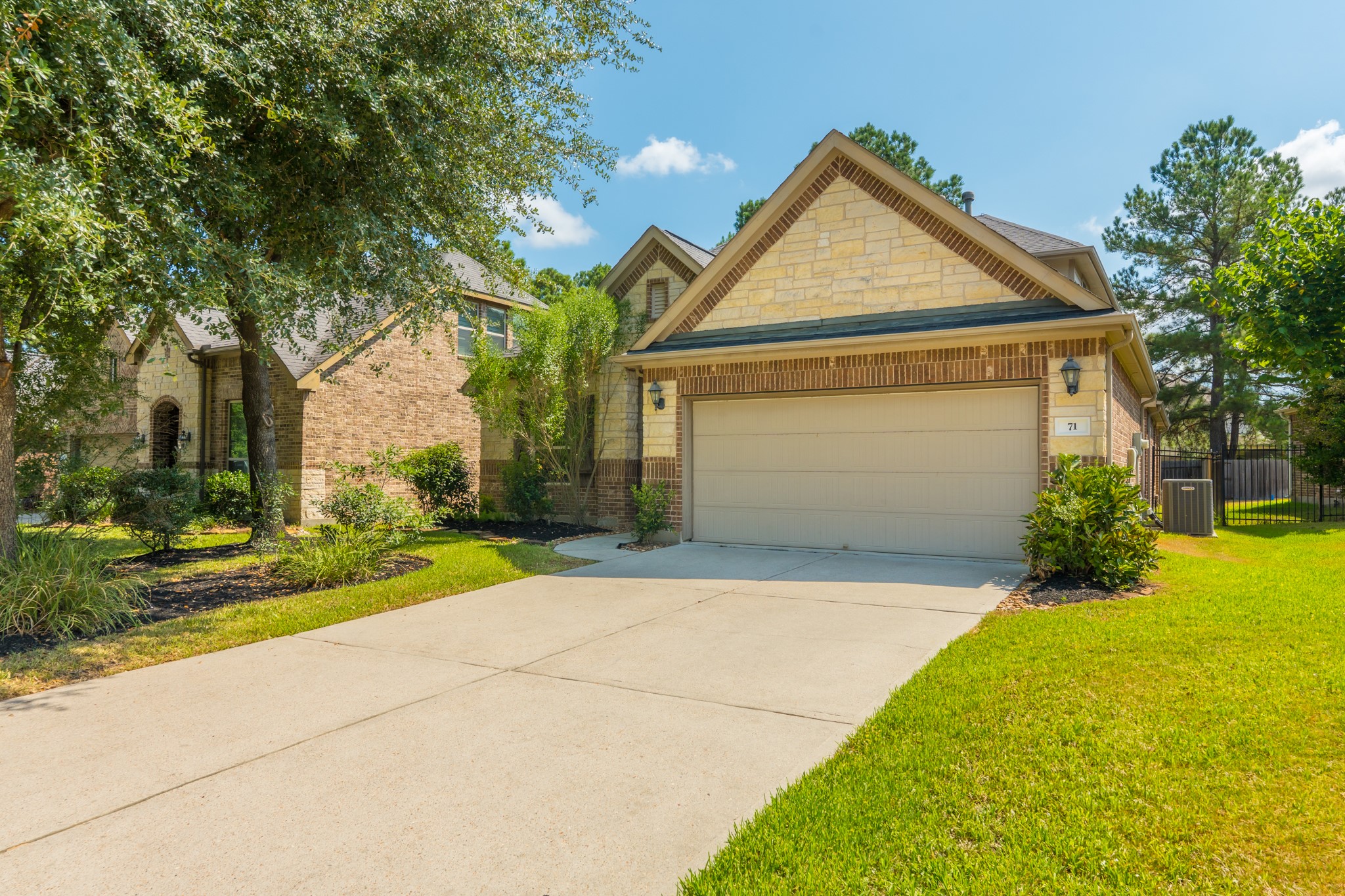 71 Sawbridge Circle Property Photo 6