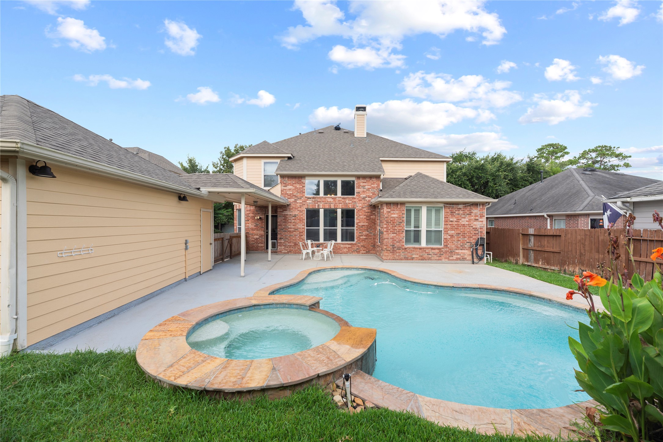 12926 Bedford Falls Drive Property Photo 2