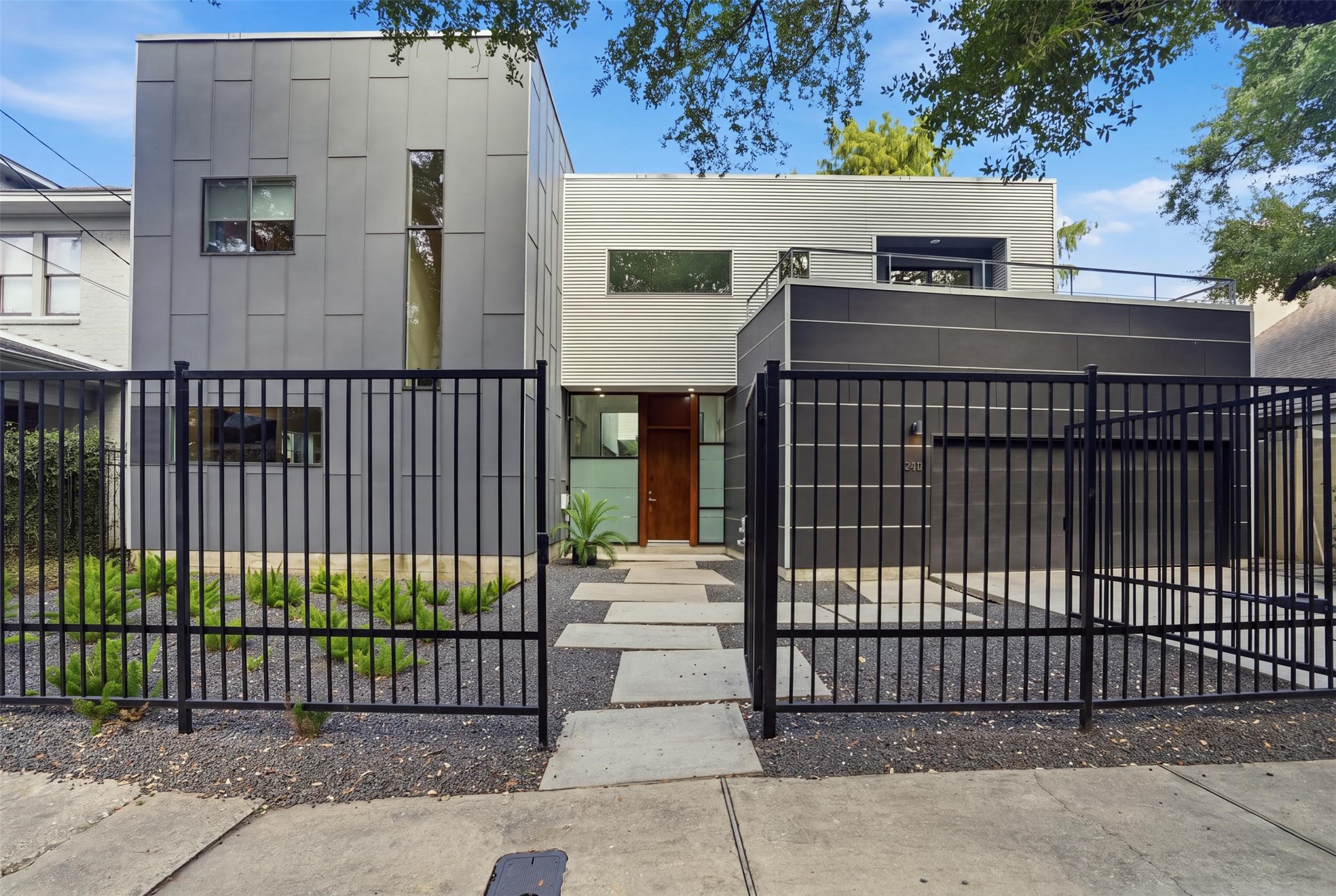 2412 Helena Street Property Photo 2