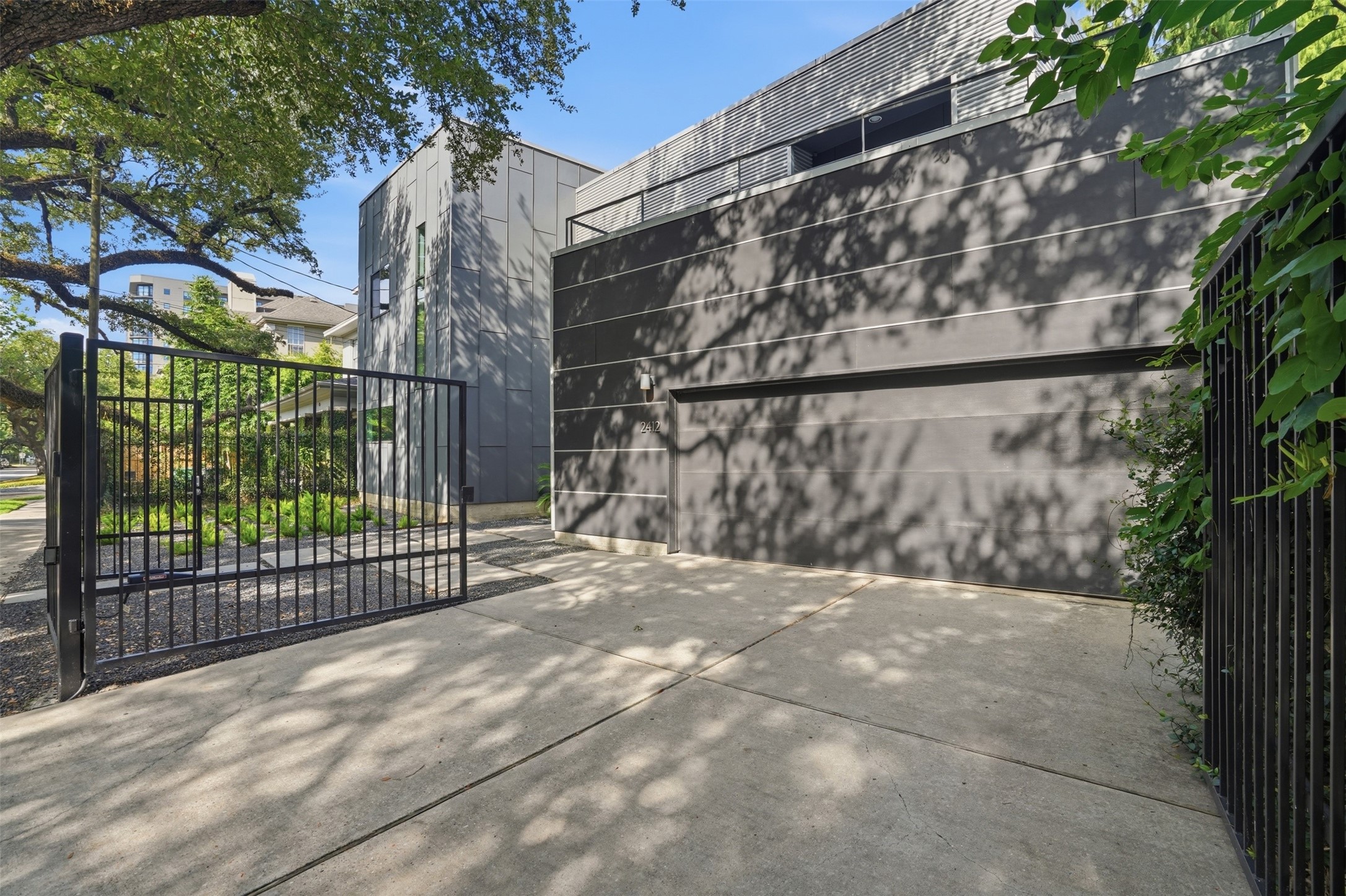 2412 Helena Street Property Photo 3