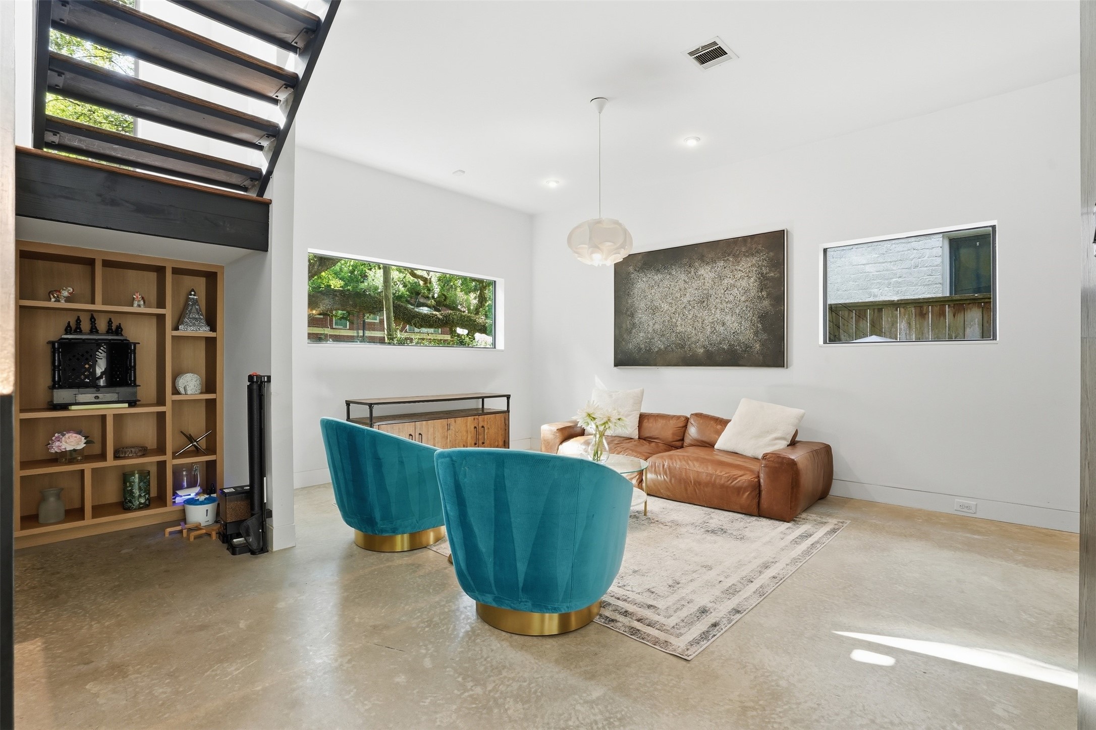 2412 Helena Street Property Photo 8