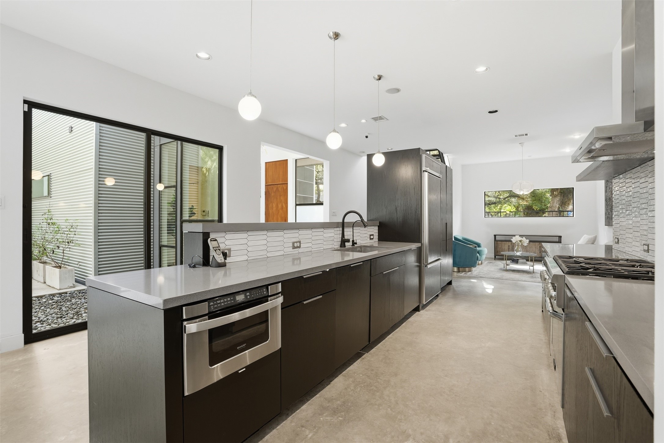 2412 Helena Street Property Photo 10