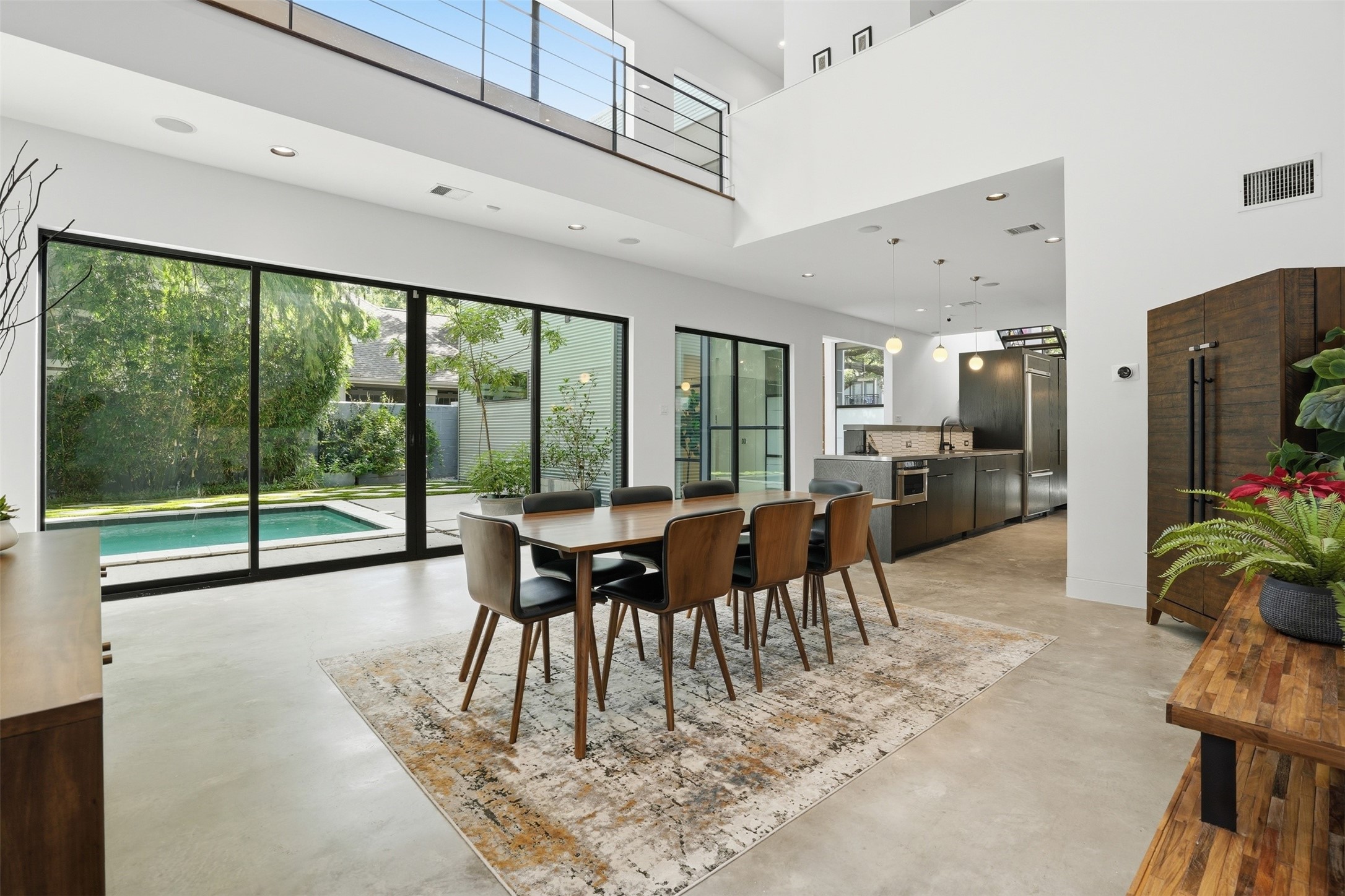 2412 Helena Street Property Photo 16