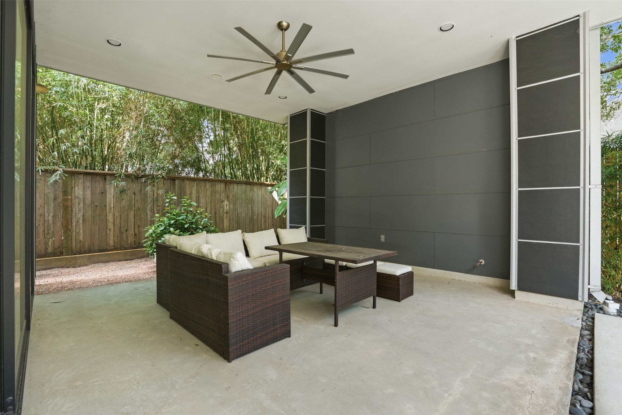 2412 Helena Street Property Photo 22