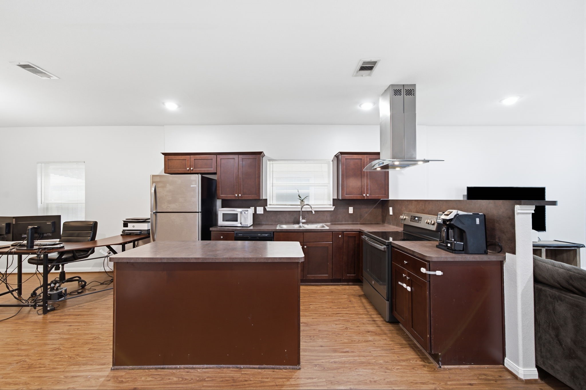 4528 Mayflower Street A/b Property Photo 7