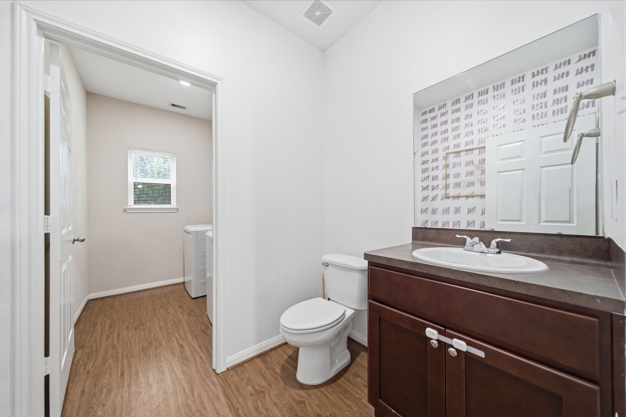 4528 Mayflower Street A/b Property Photo 14