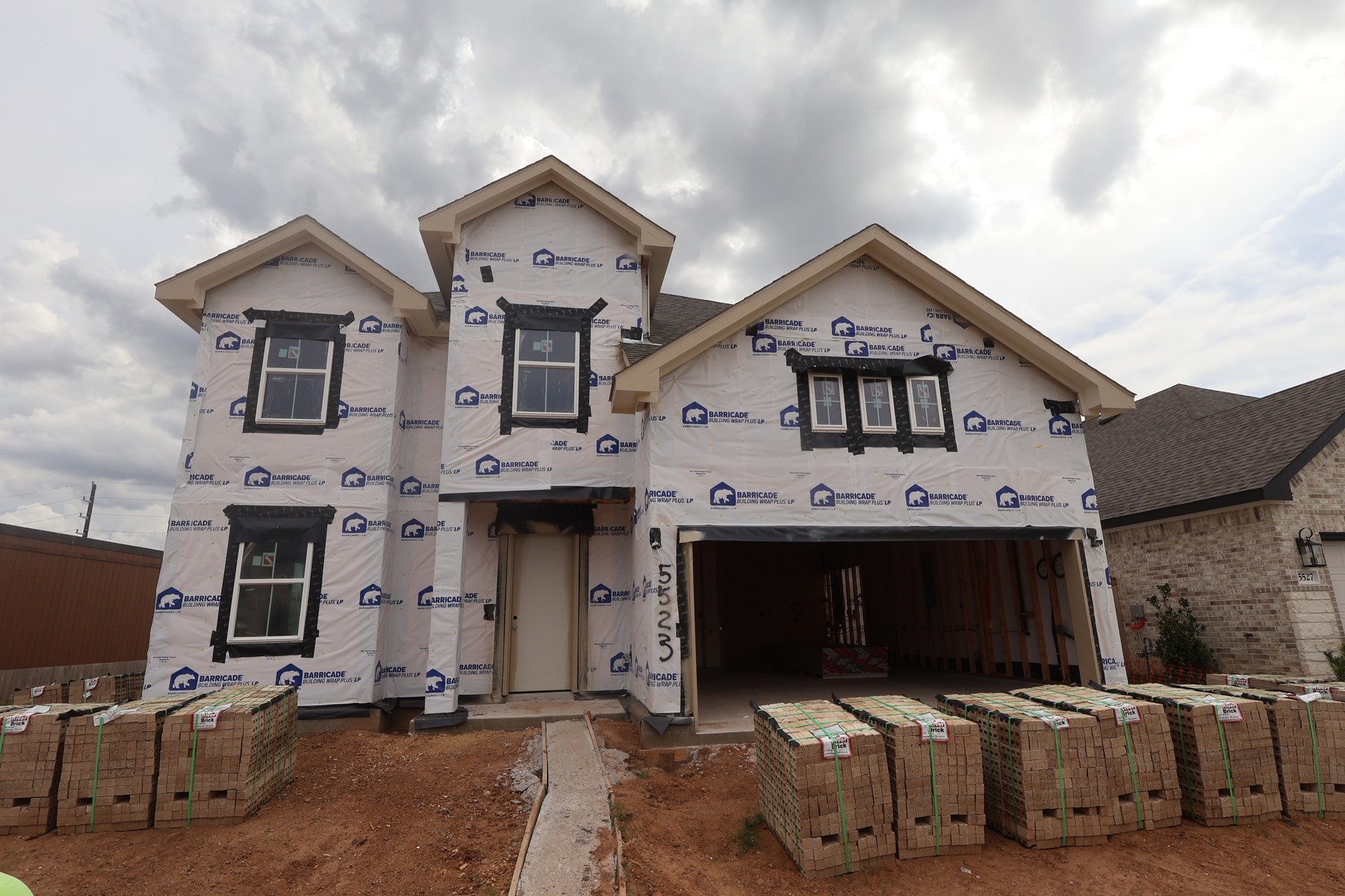 5523 Knight Court Property Photo 3