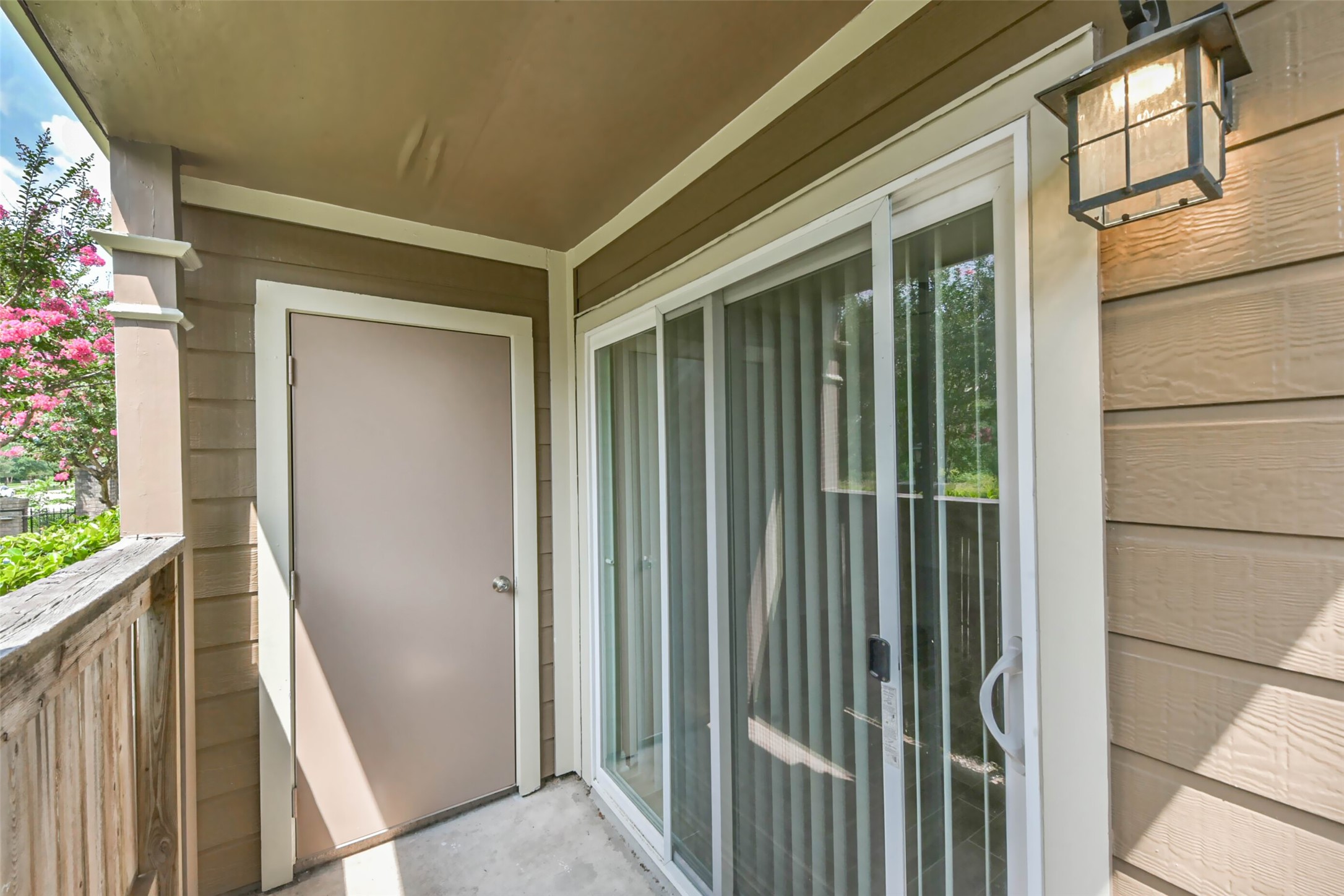 1860 White Oak Drive 245 Property Photo 4