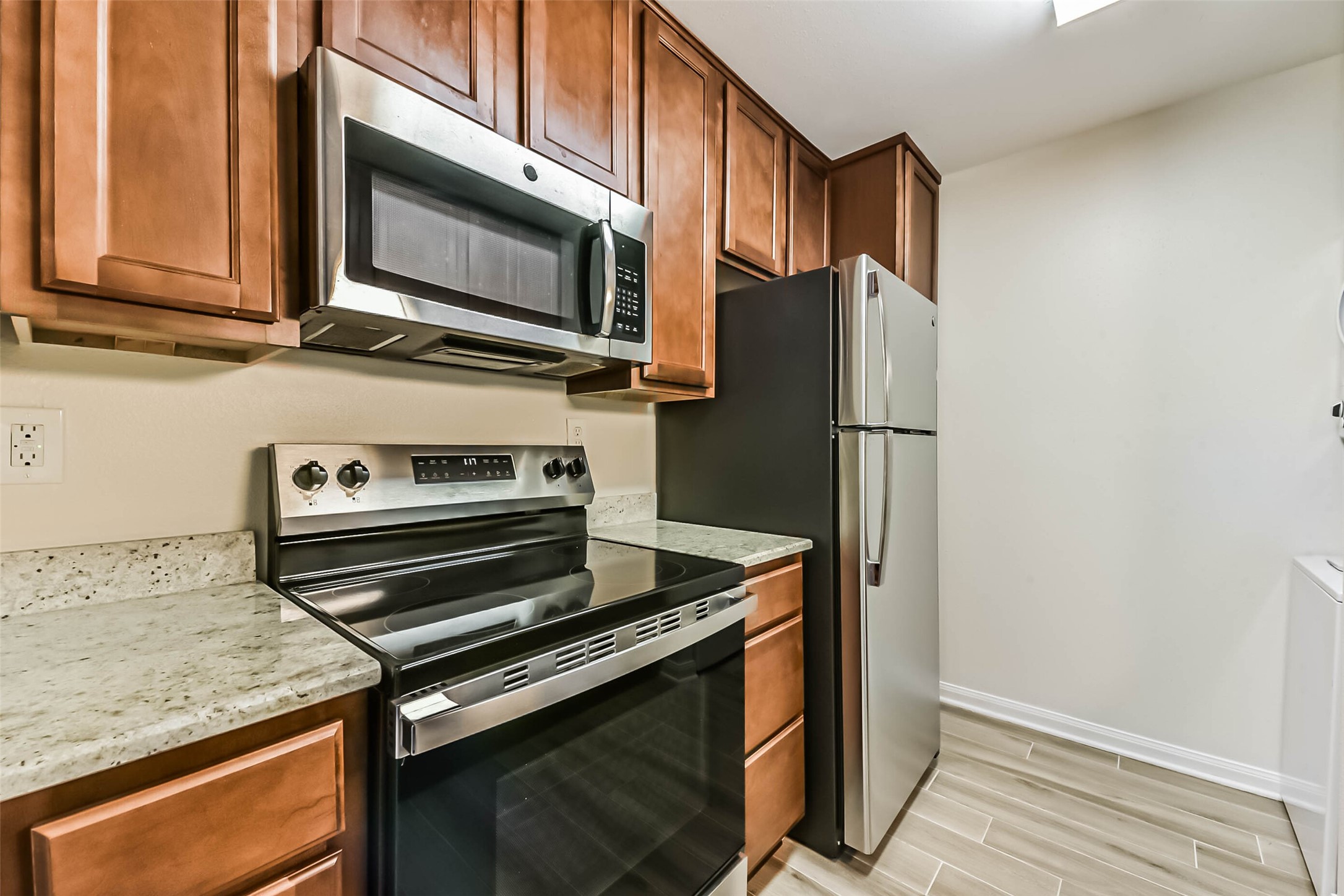 1860 White Oak Drive 245 Property Photo 15