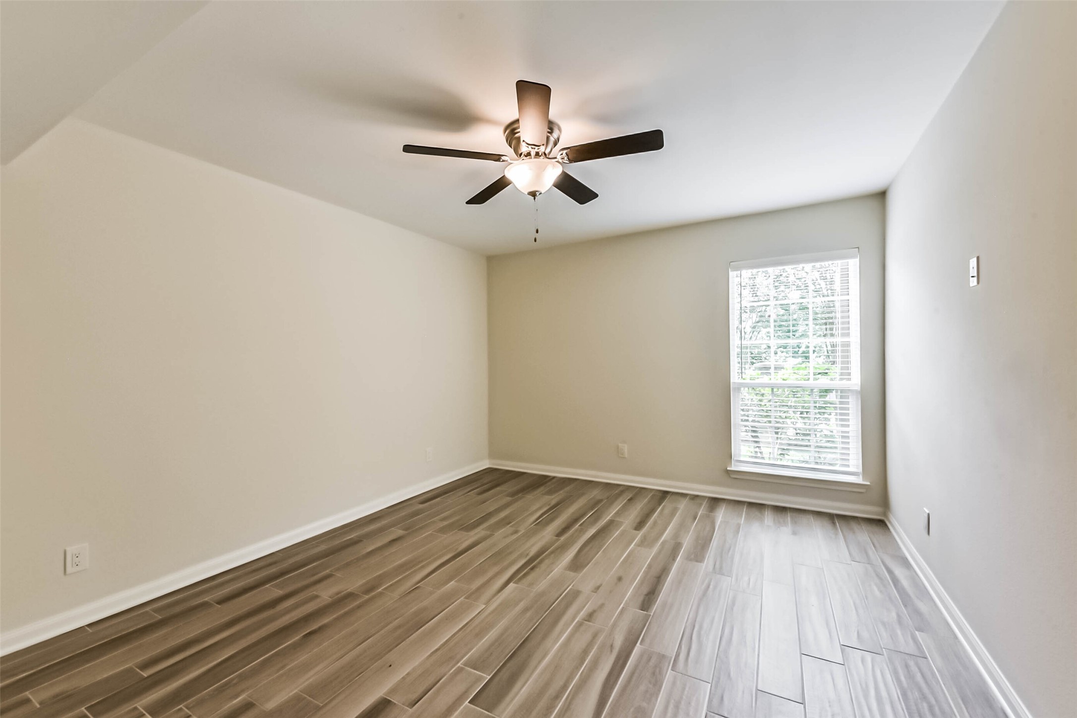 1860 White Oak Drive 245 Property Photo 18