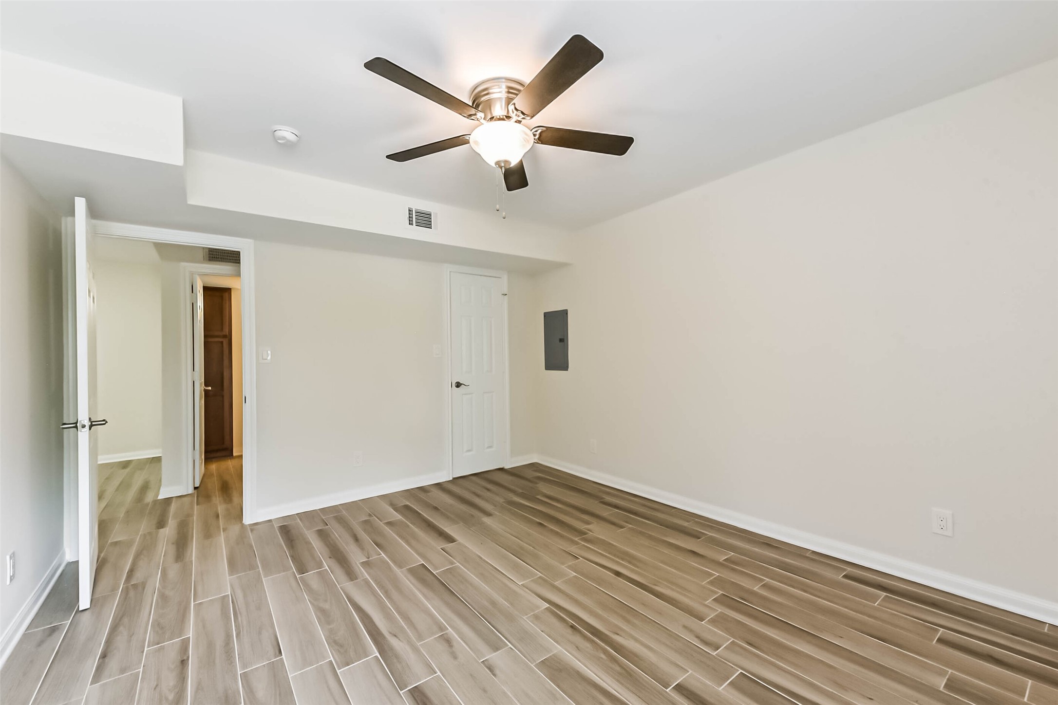 1860 White Oak Drive 245 Property Photo 19