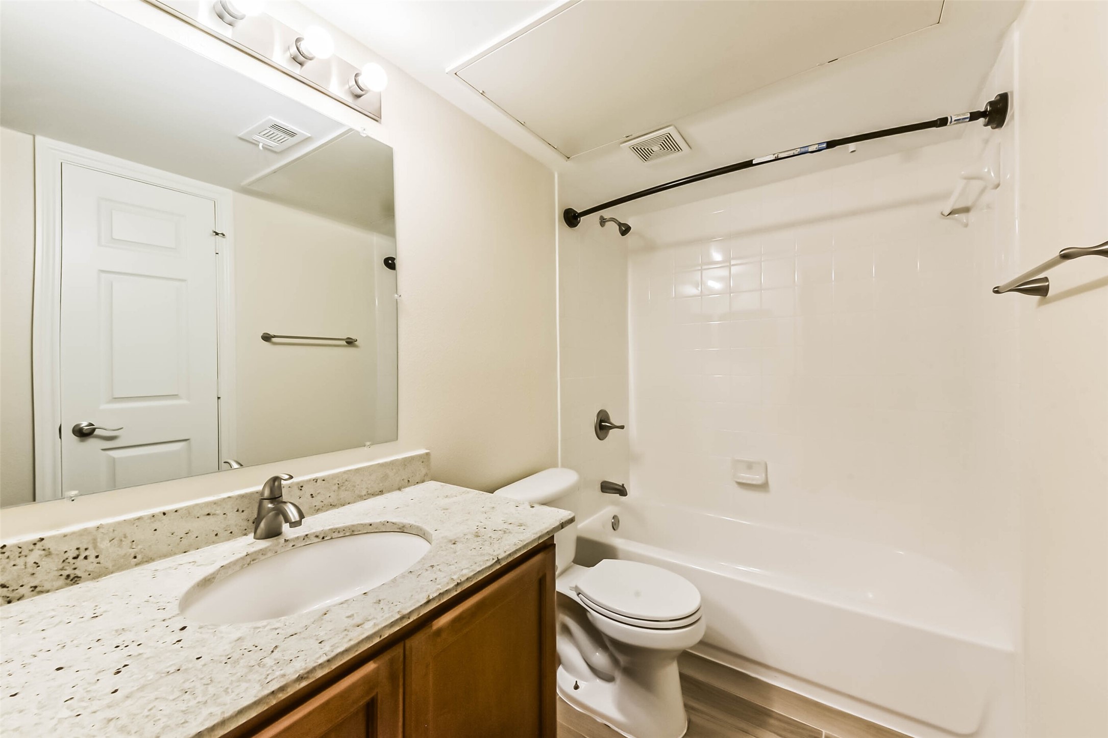 1860 White Oak Drive 245 Property Photo 21