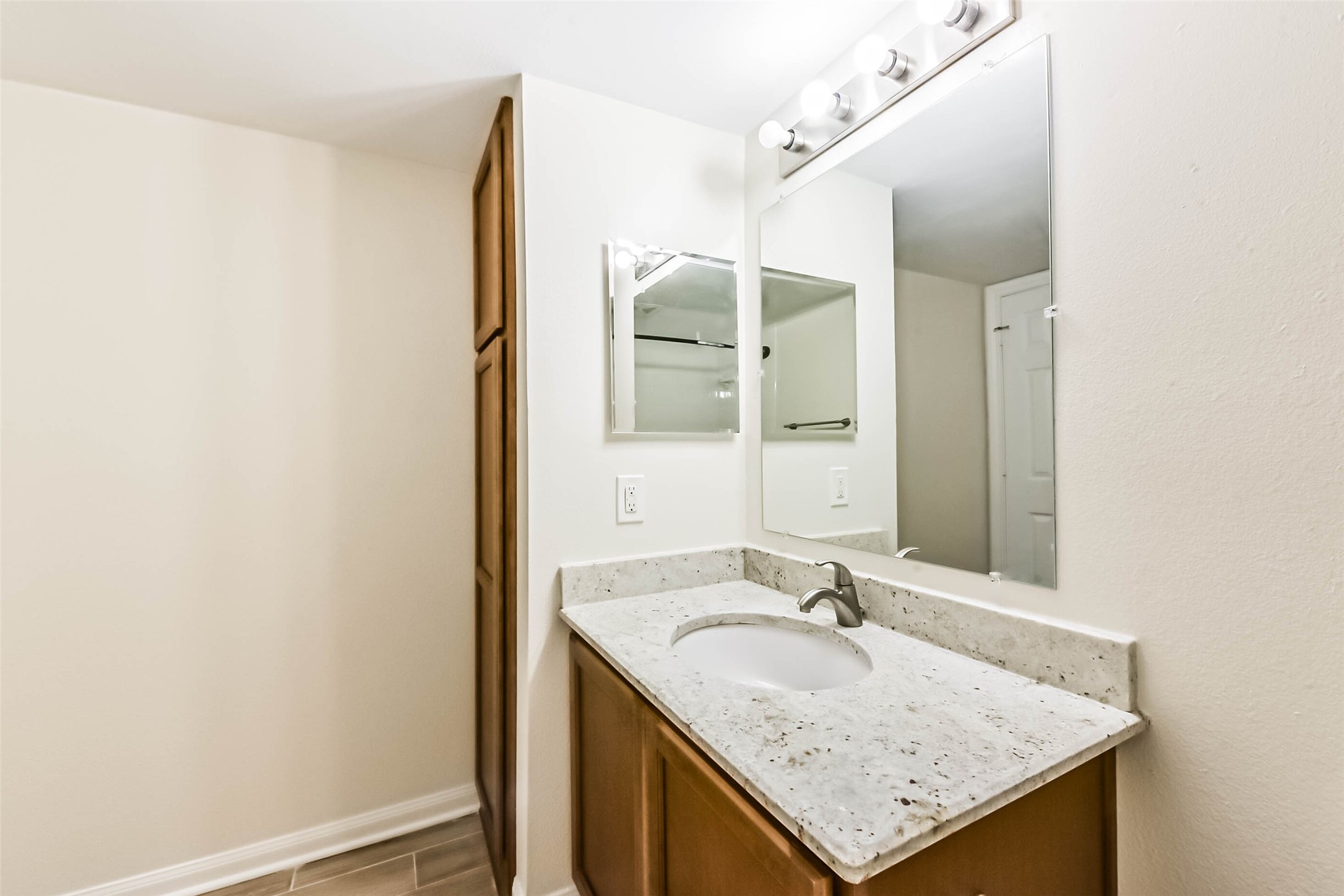 1860 White Oak Drive 245 Property Photo 22
