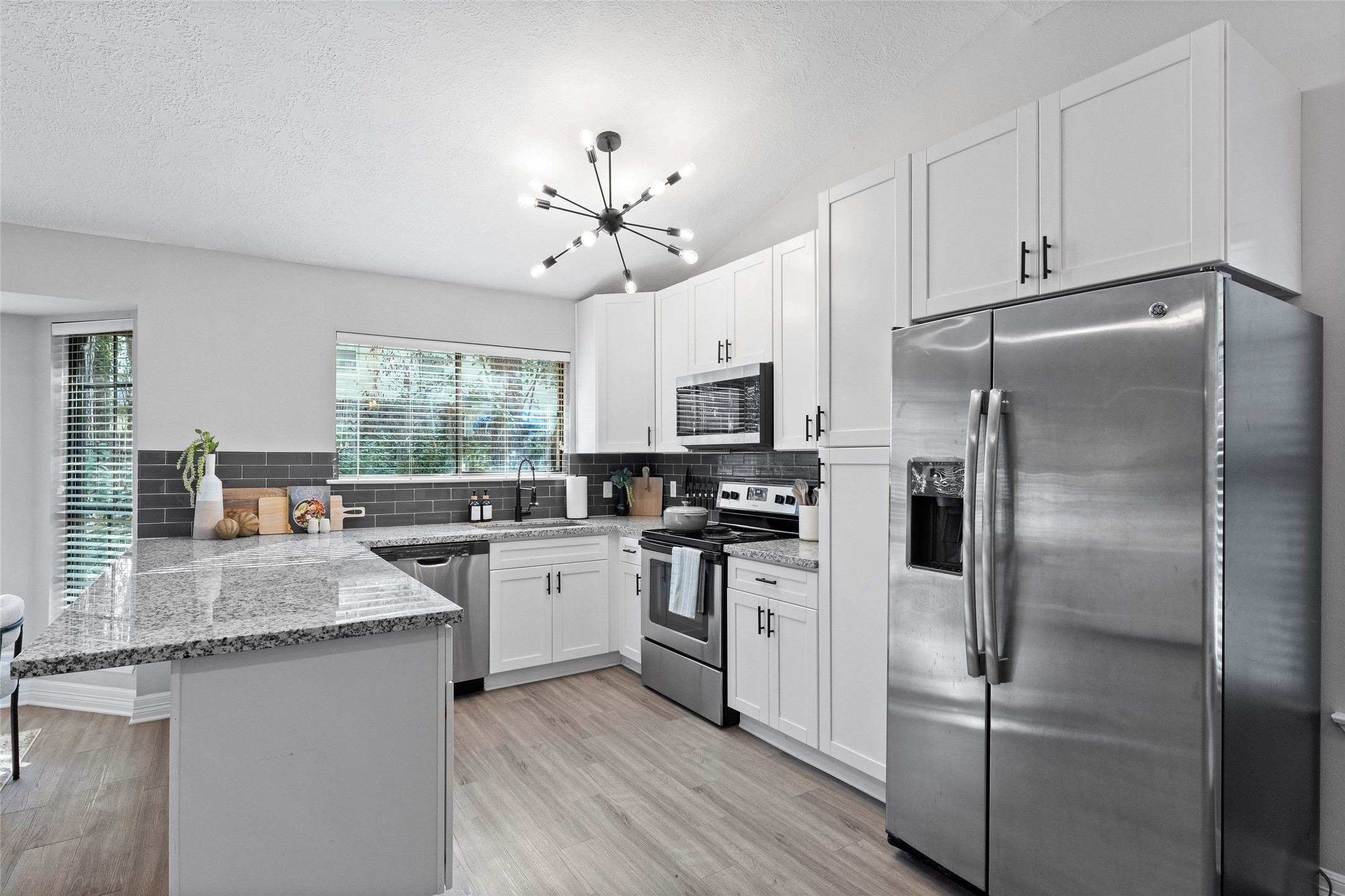 17 S Greenbud Court Property Photo 4